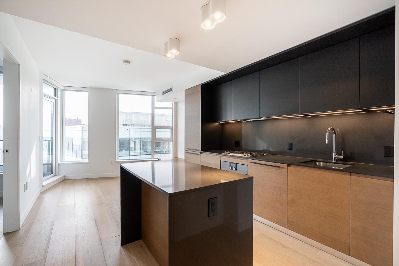 1289 Hornby Street #2102, Vancouver, BC V6Z 0G7