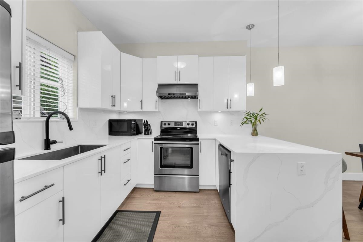 3888 Norfolk Street #206, Burnaby, BC V5G 1E5