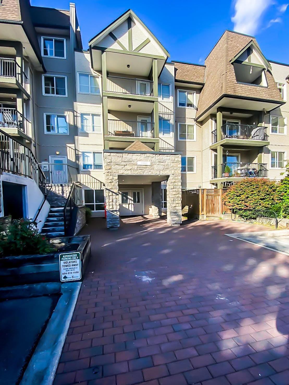 12083 92a Avenue #421, Surrey, BC V3V 8C8