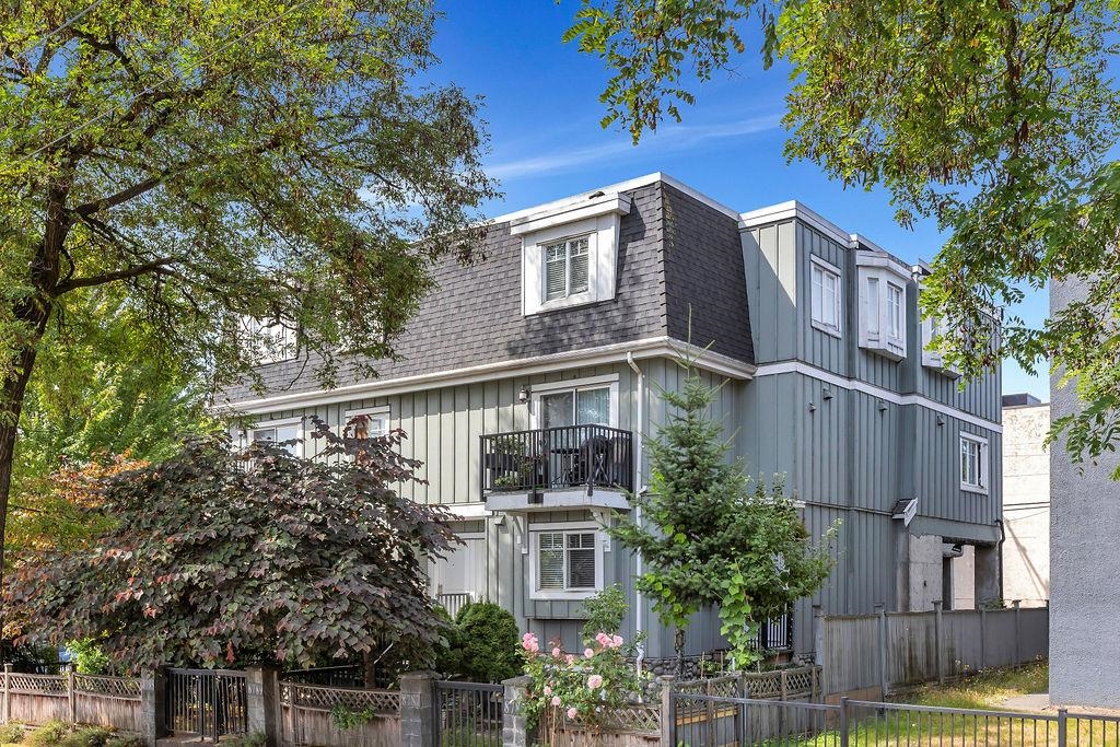 8787 Oak Street, Vancouver, BC V6P 4B4