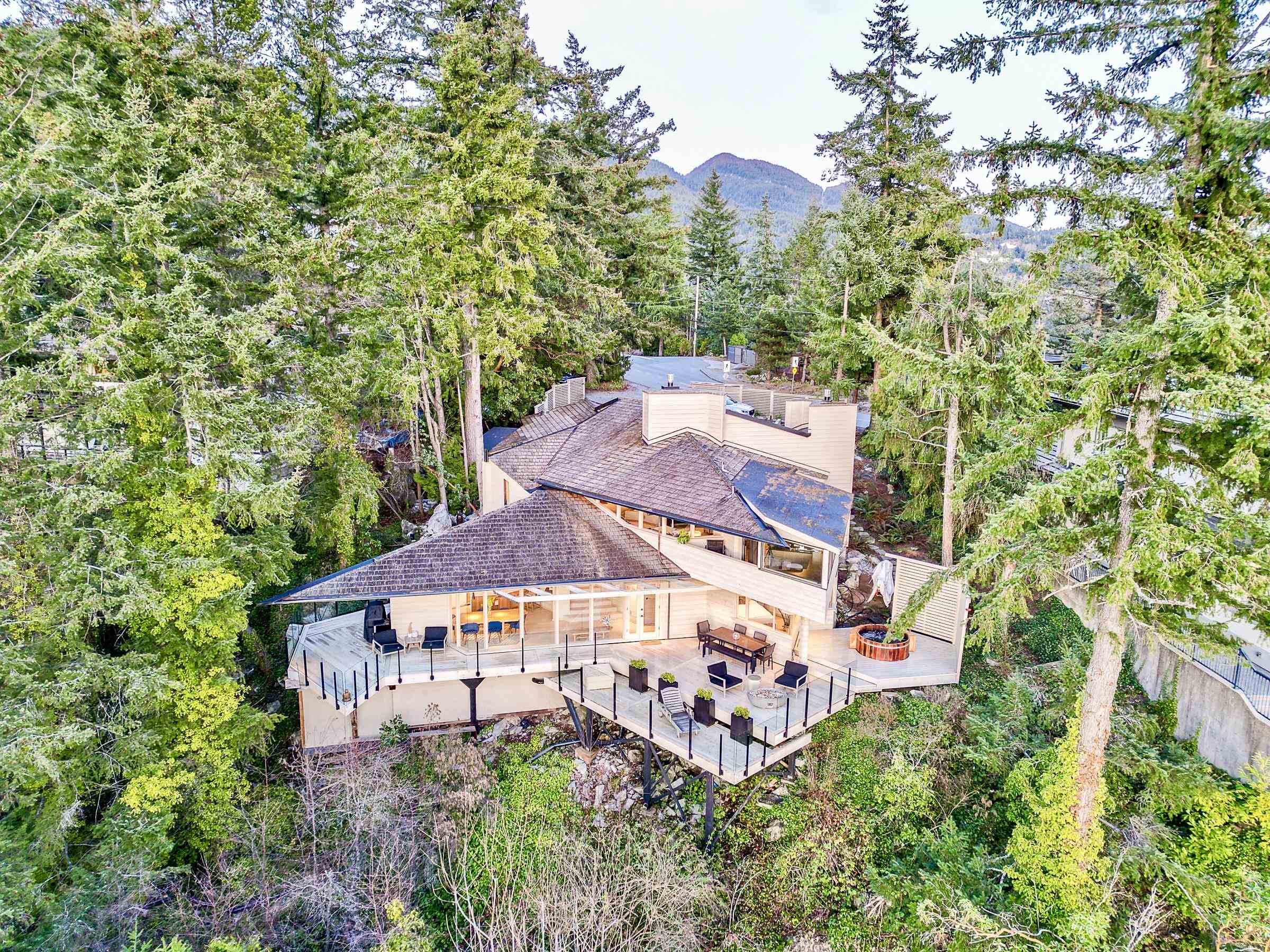 6011 Eagleridge Drive, West Vancouver, BC V7W 1W7