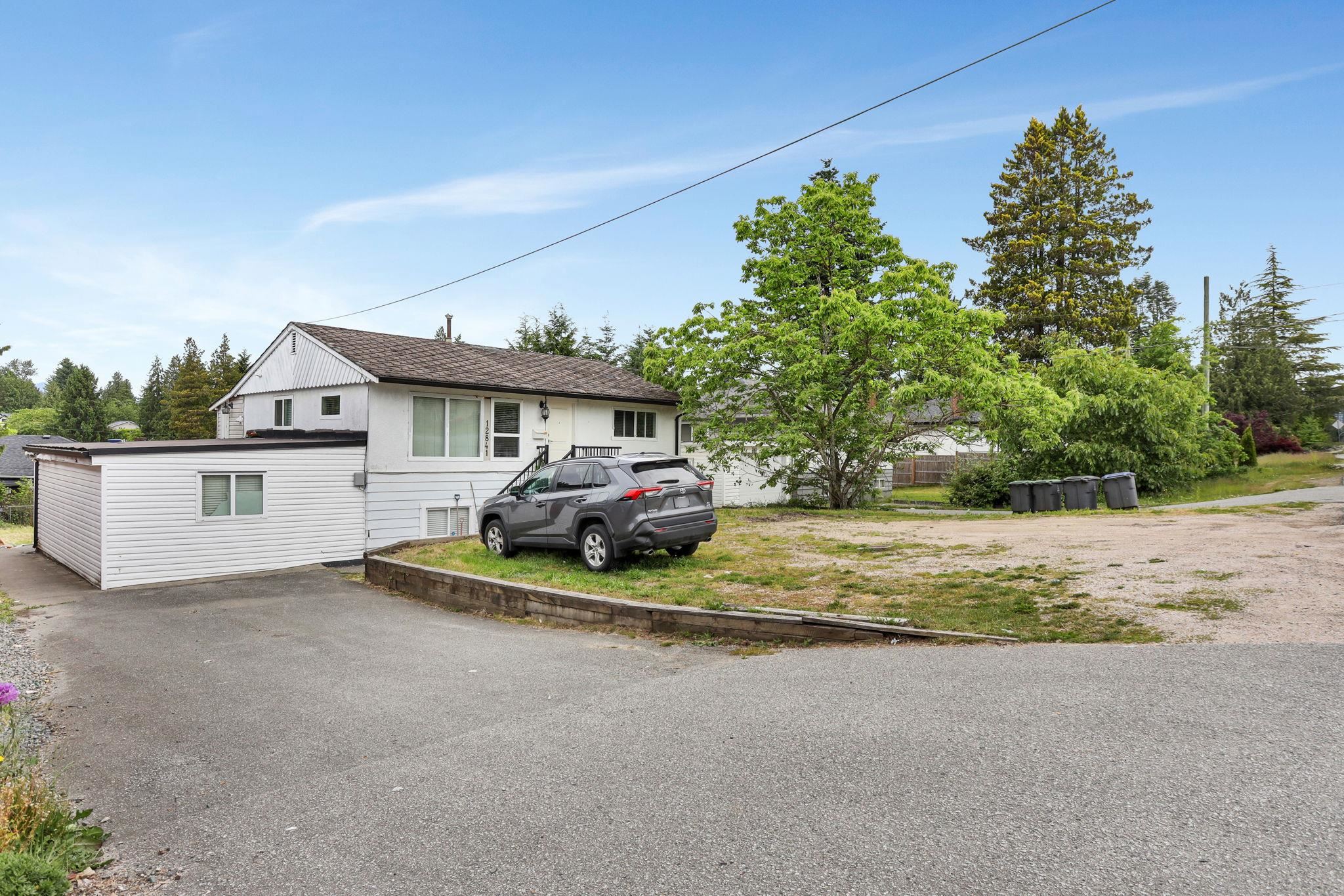 98 Avenue, Surrey, BC V3T 1B1