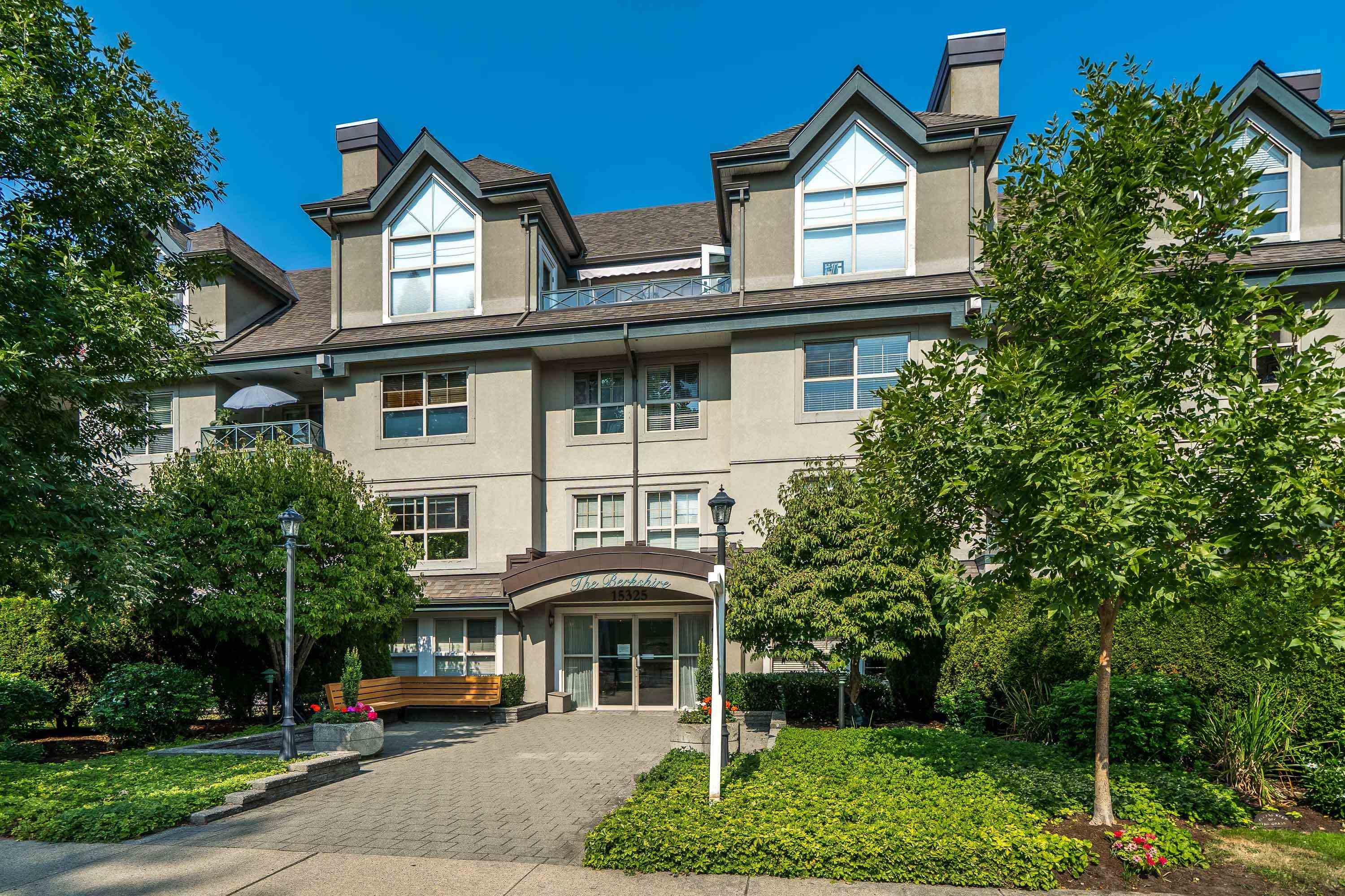 15325 17 Avenue #303, Surrey, BC V4A 1T8
