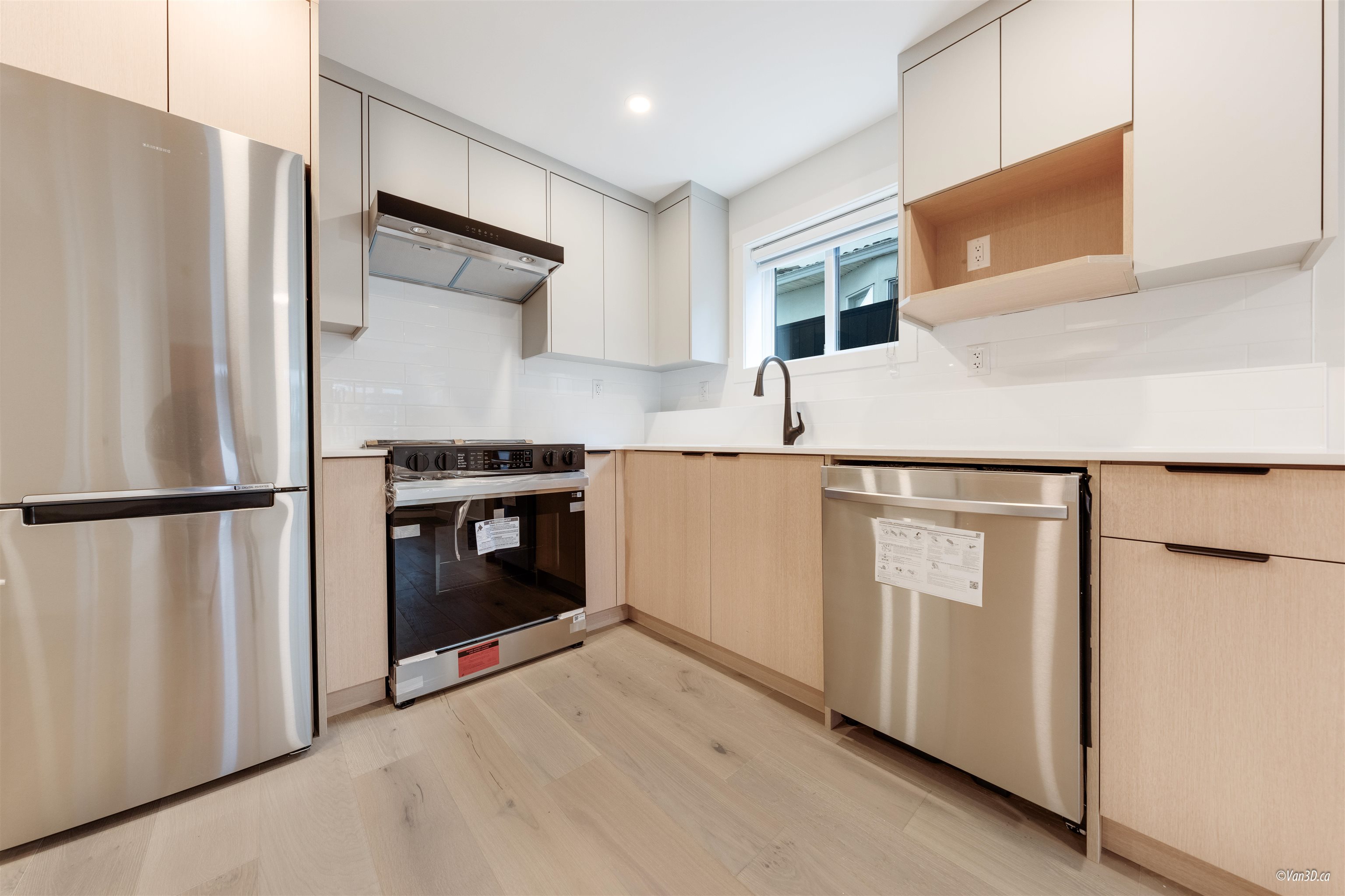 5092 Slocan Street #101, Vancouver, BC V5R 2A5