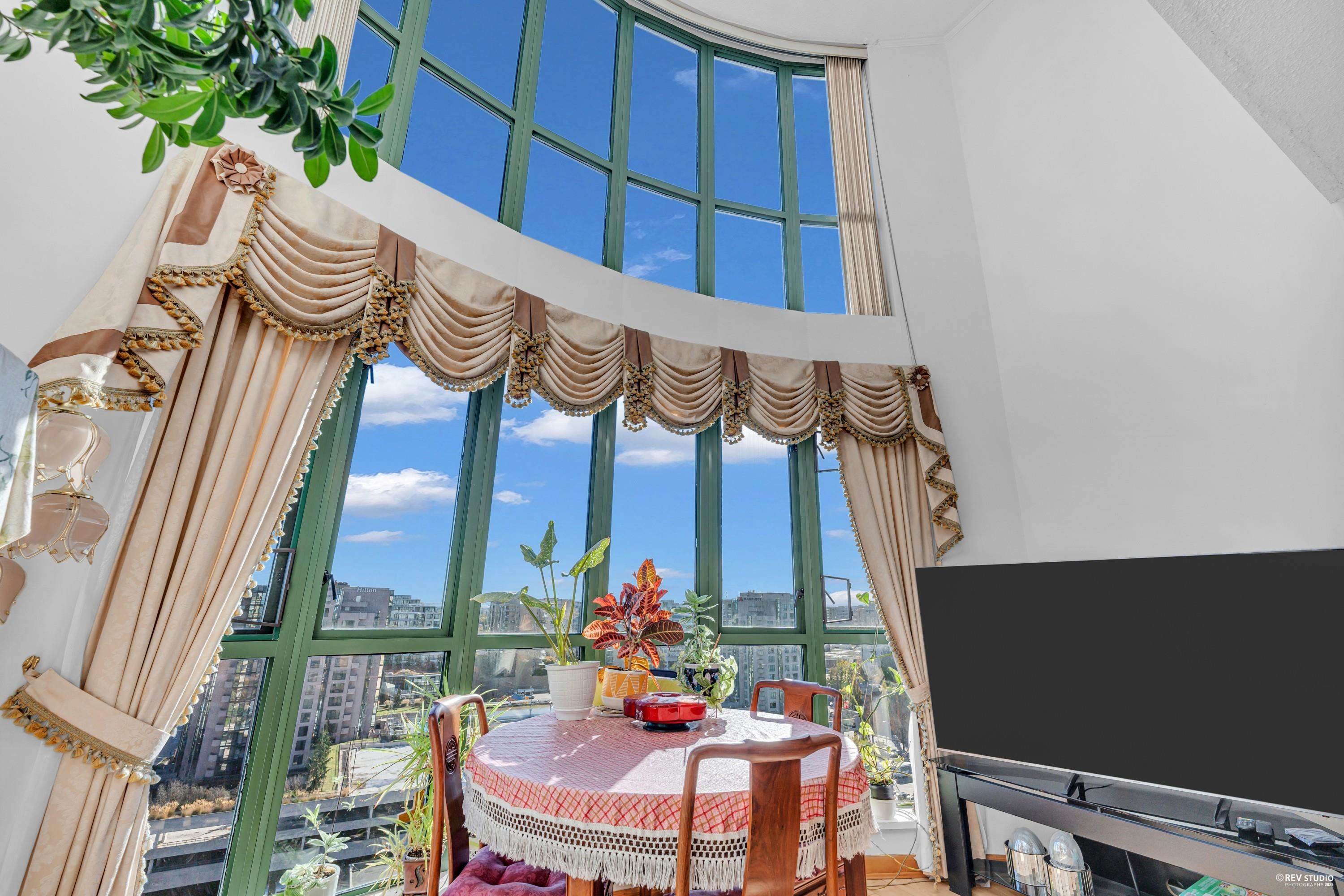 7380 Elmbridge Way #1802, Richmond, BC V6X 4A1