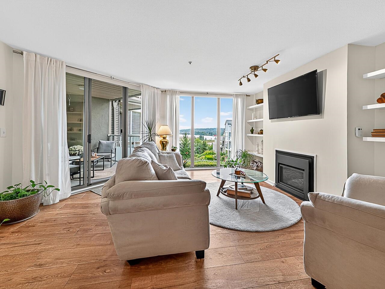 68 Richmond Street #402, New Westminster, BC V3L 5S2