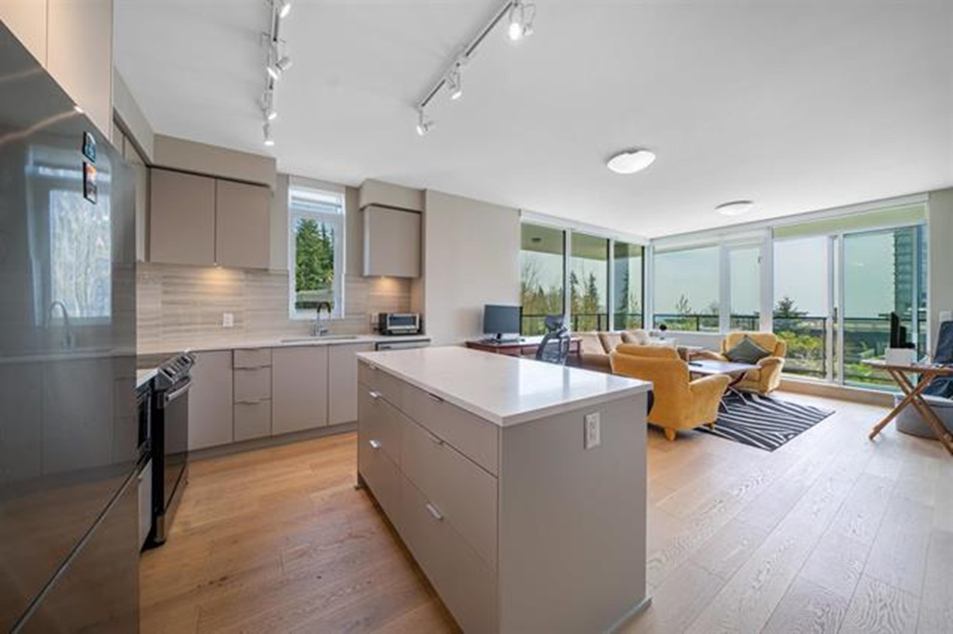 8761 University Crescent #504, Burnaby, BC V5A 4Y8