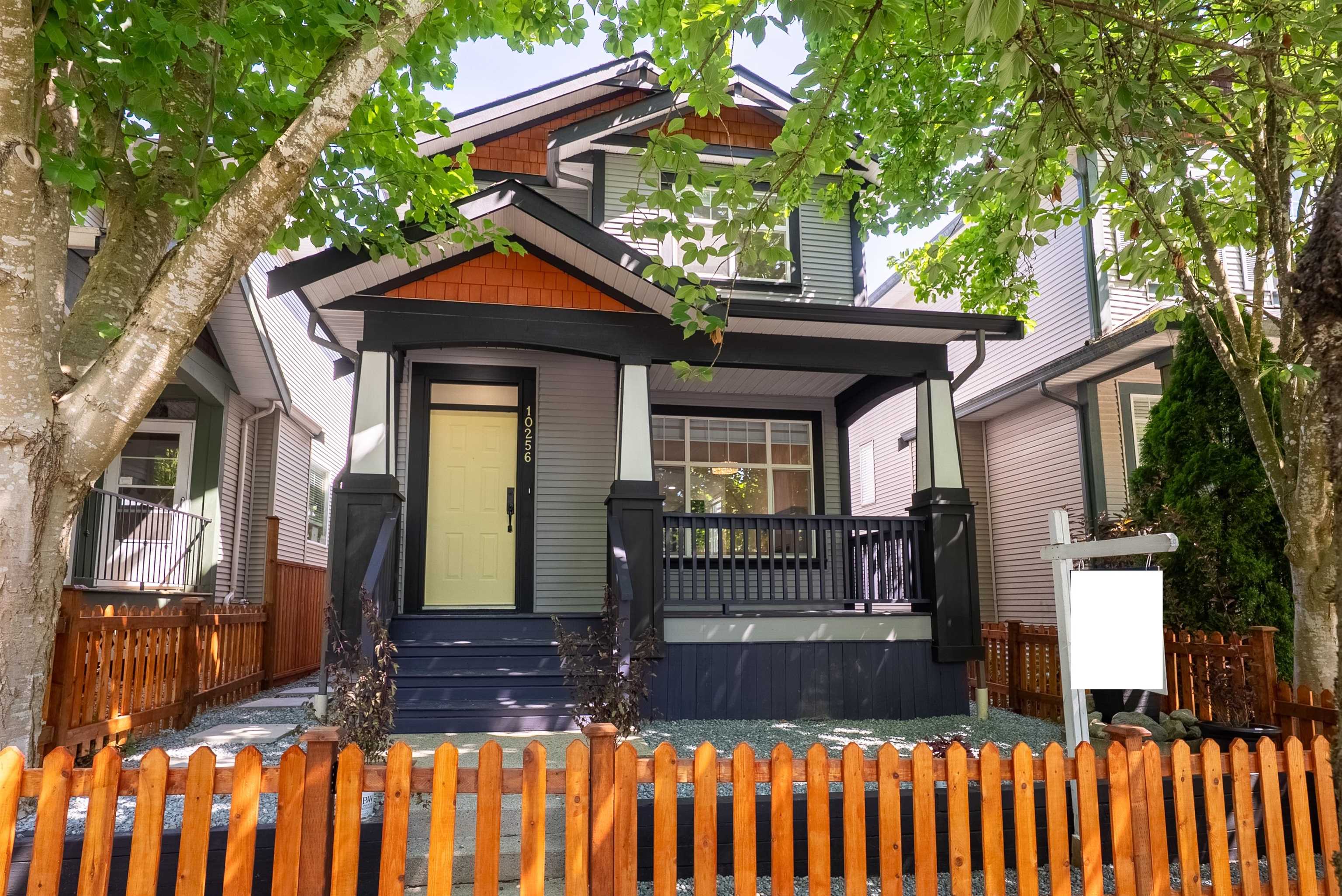 243a Street, Maple Ridge, BC V2W 1Y3
