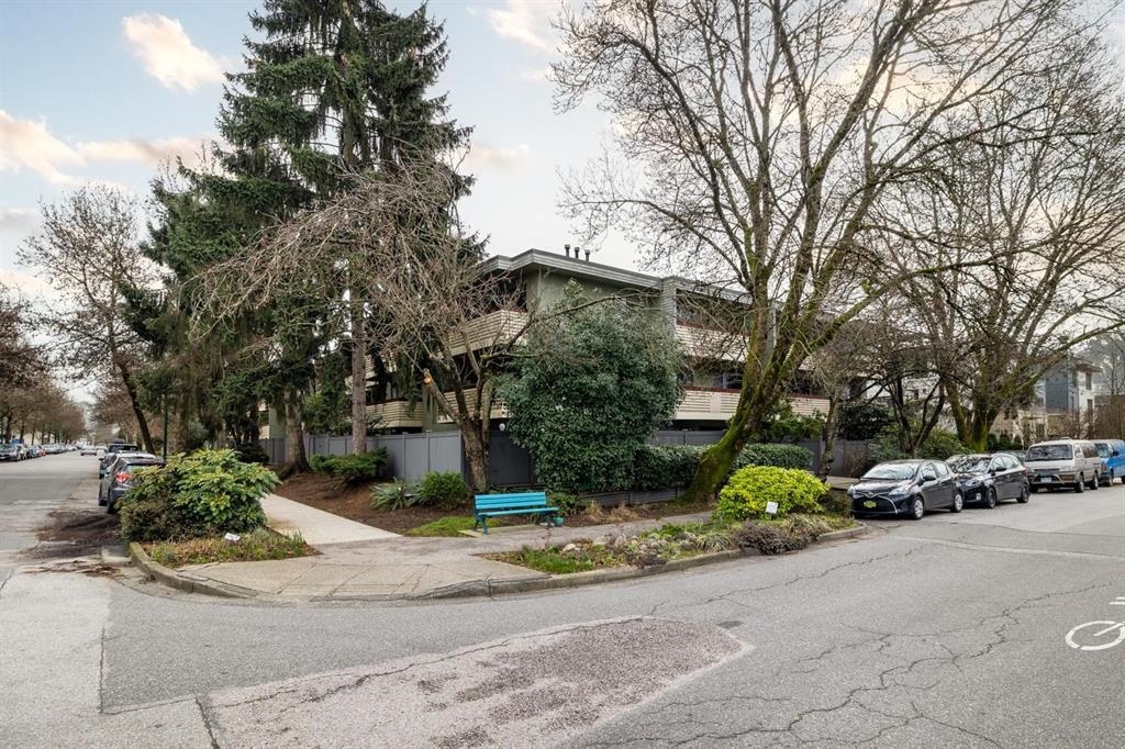 3150 Prince Edward Street #215, Vancouver, BC V5T 3N6