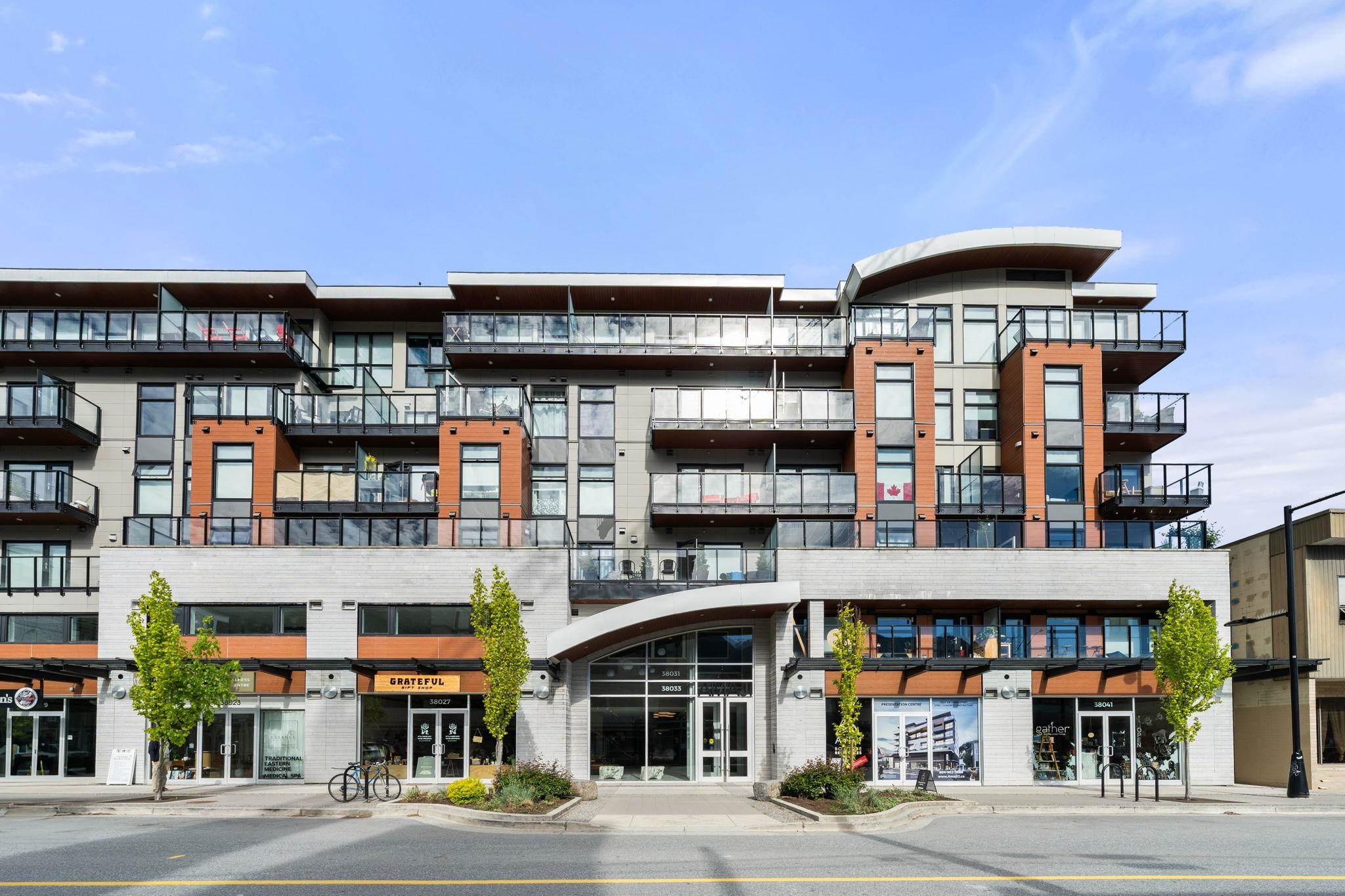 38033 2 Avenue #411, Squamish, BC V8B 0C4