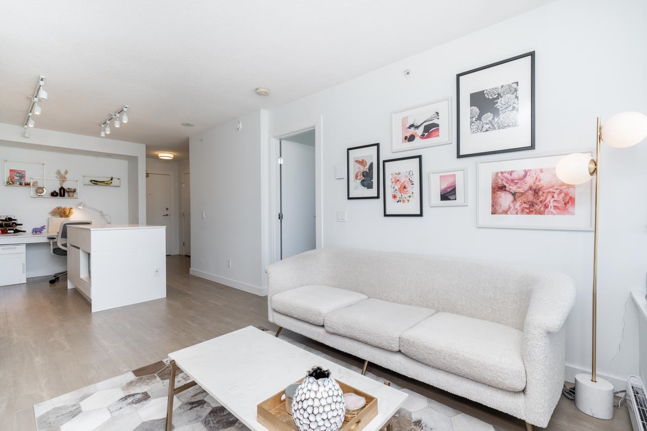 908 Quayside Drive #2810, New Westminster, BC V3M 0L4