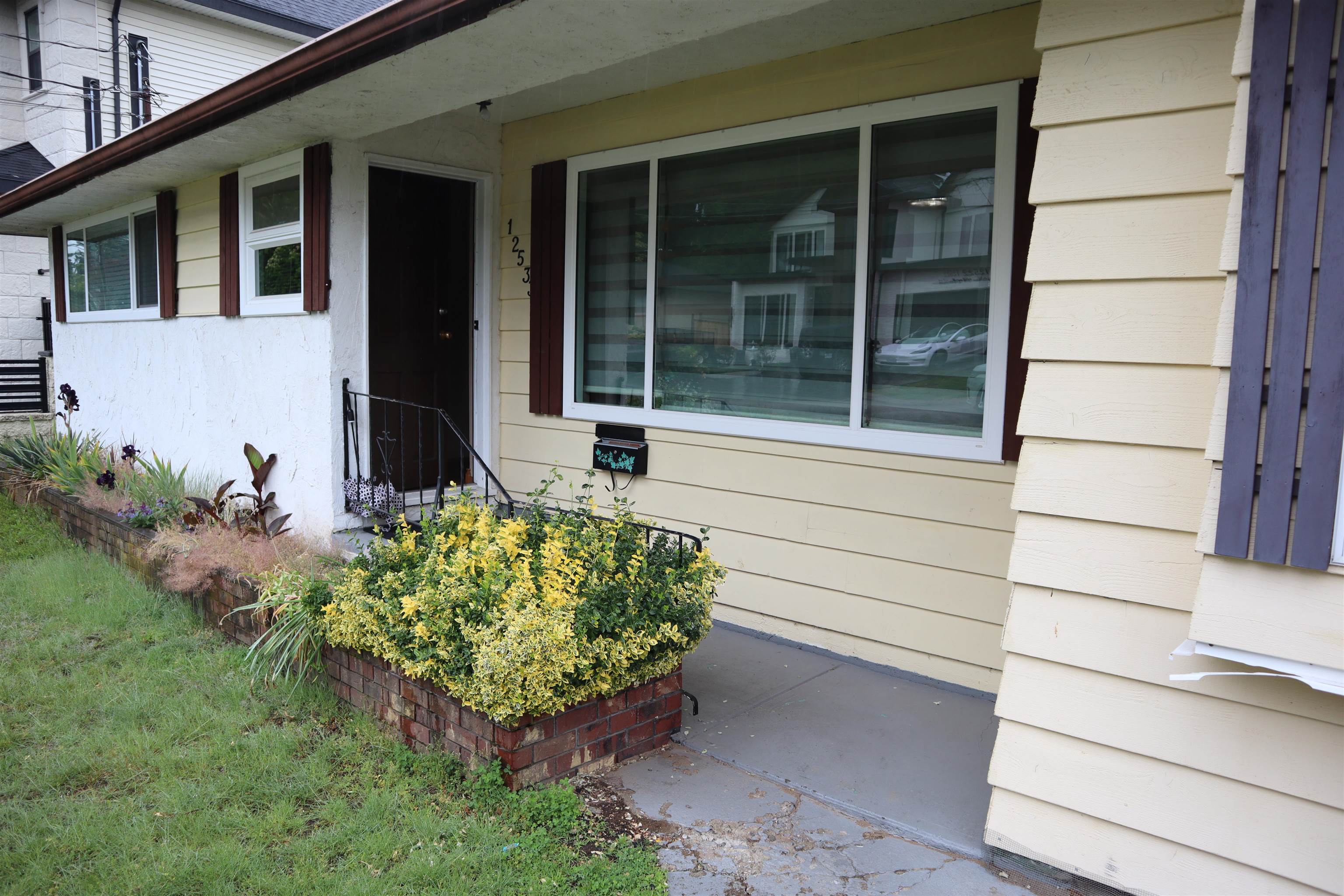 99a Avenue, Surrey, BC V3V 2R6