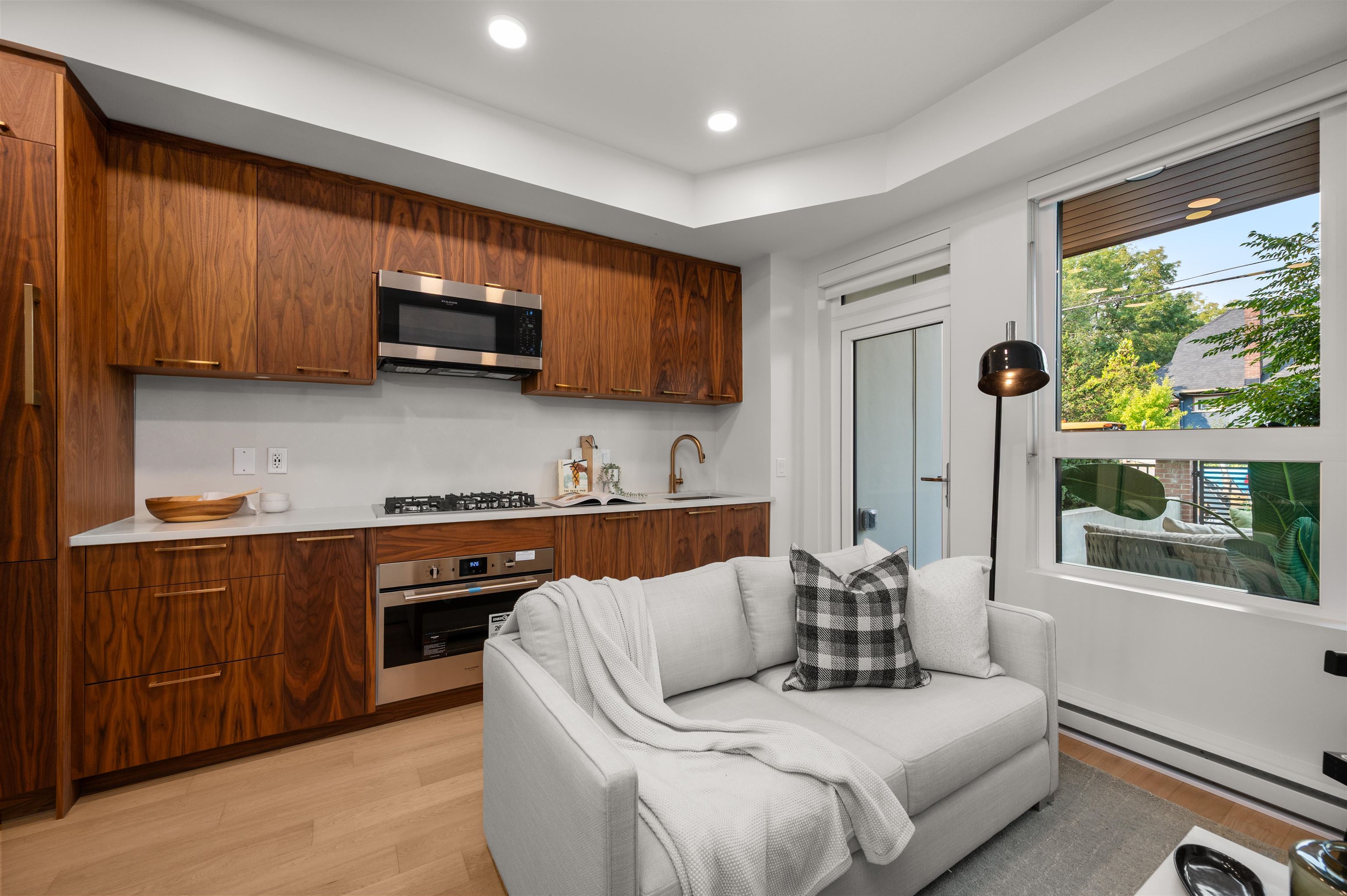 2550 Garden Drive #111, Vancouver, BC V5N 4X6