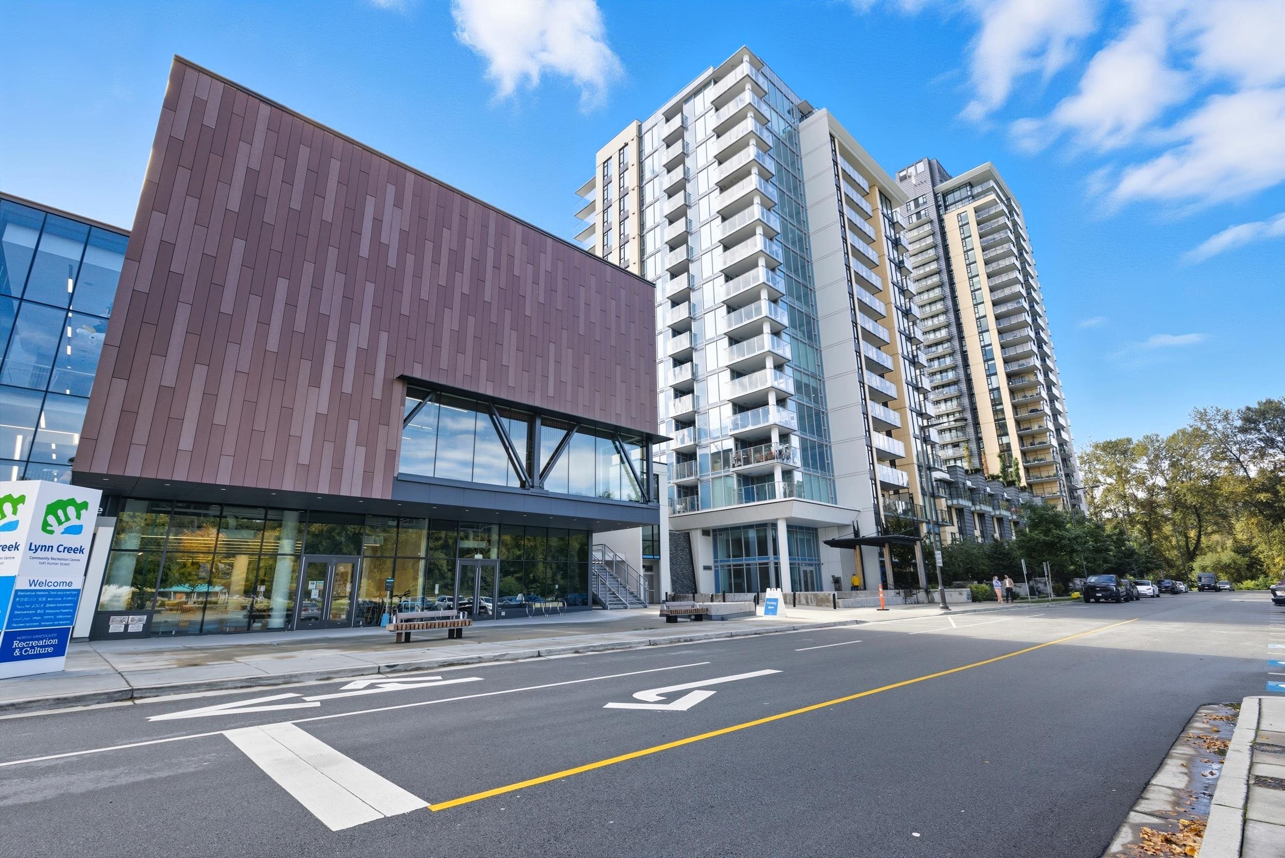 1401 Hunter St #602, North Vancouver, BC V7J 0E2