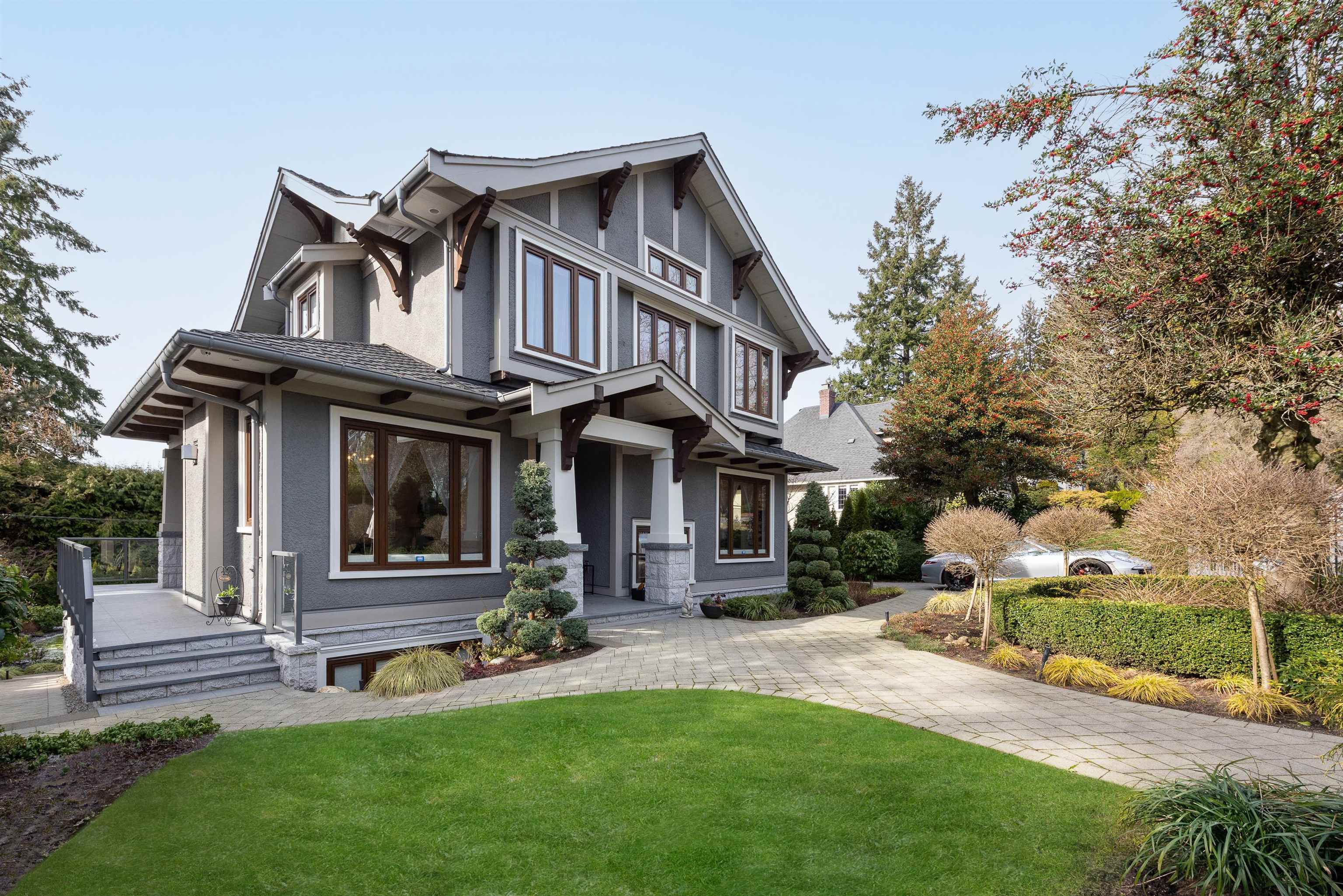 5637 Laburnum Street, Vancouver, BC V6M 3S7