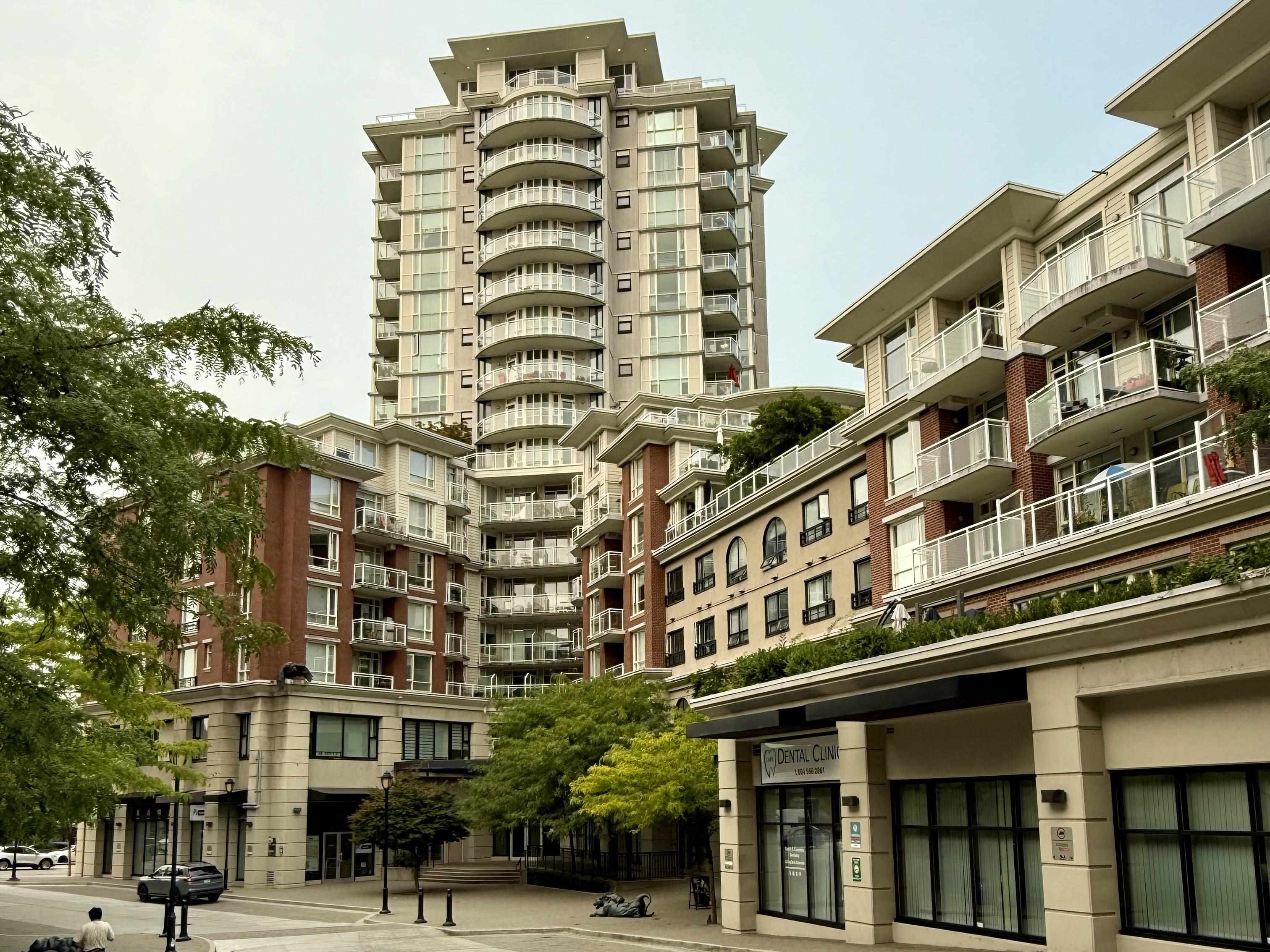 4028 Knight Street #302, Vancouver, BC V5N 5Y8