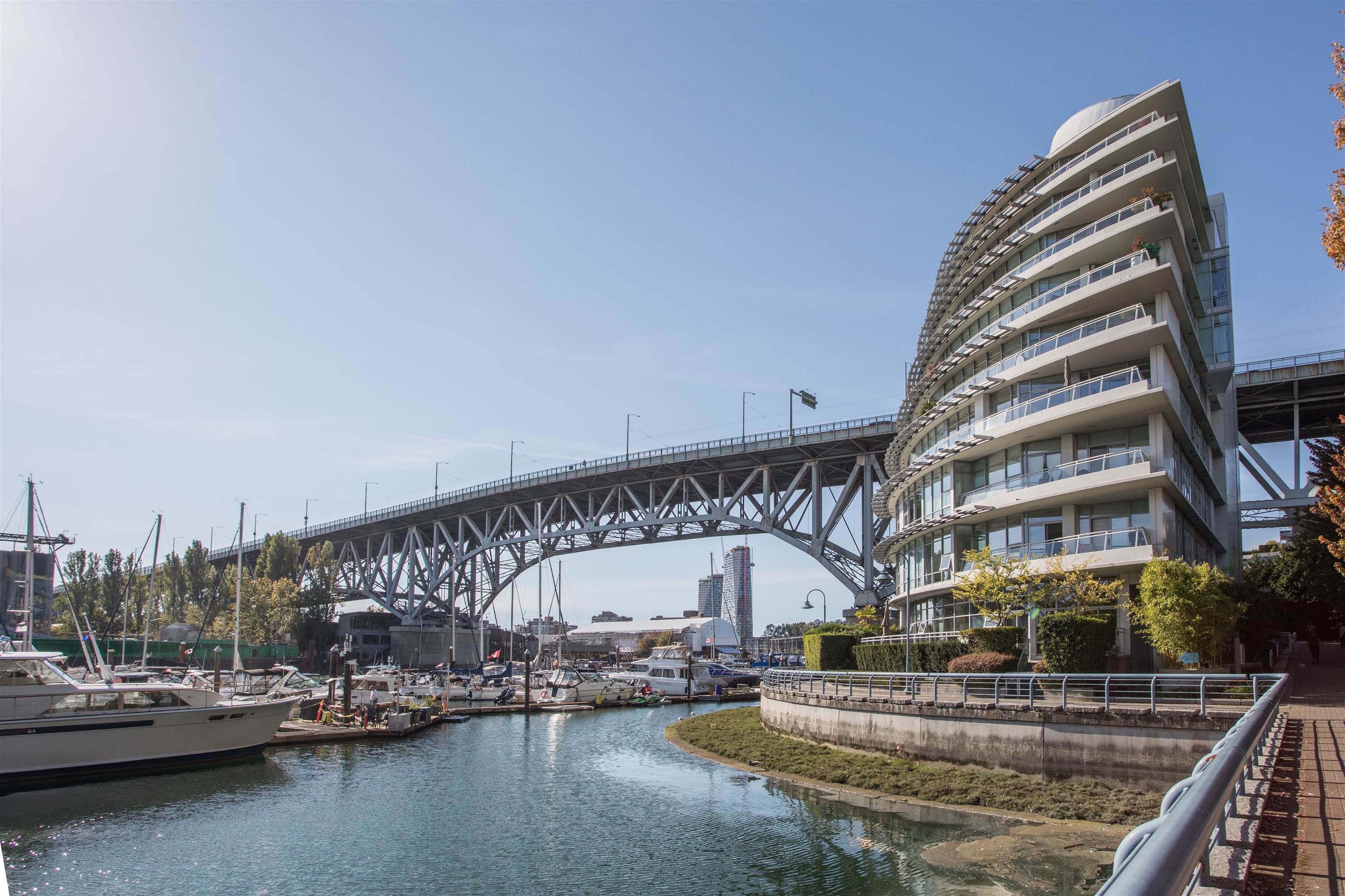628 Kinghorne Mews #605, Vancouver, BC V6Z 3H6