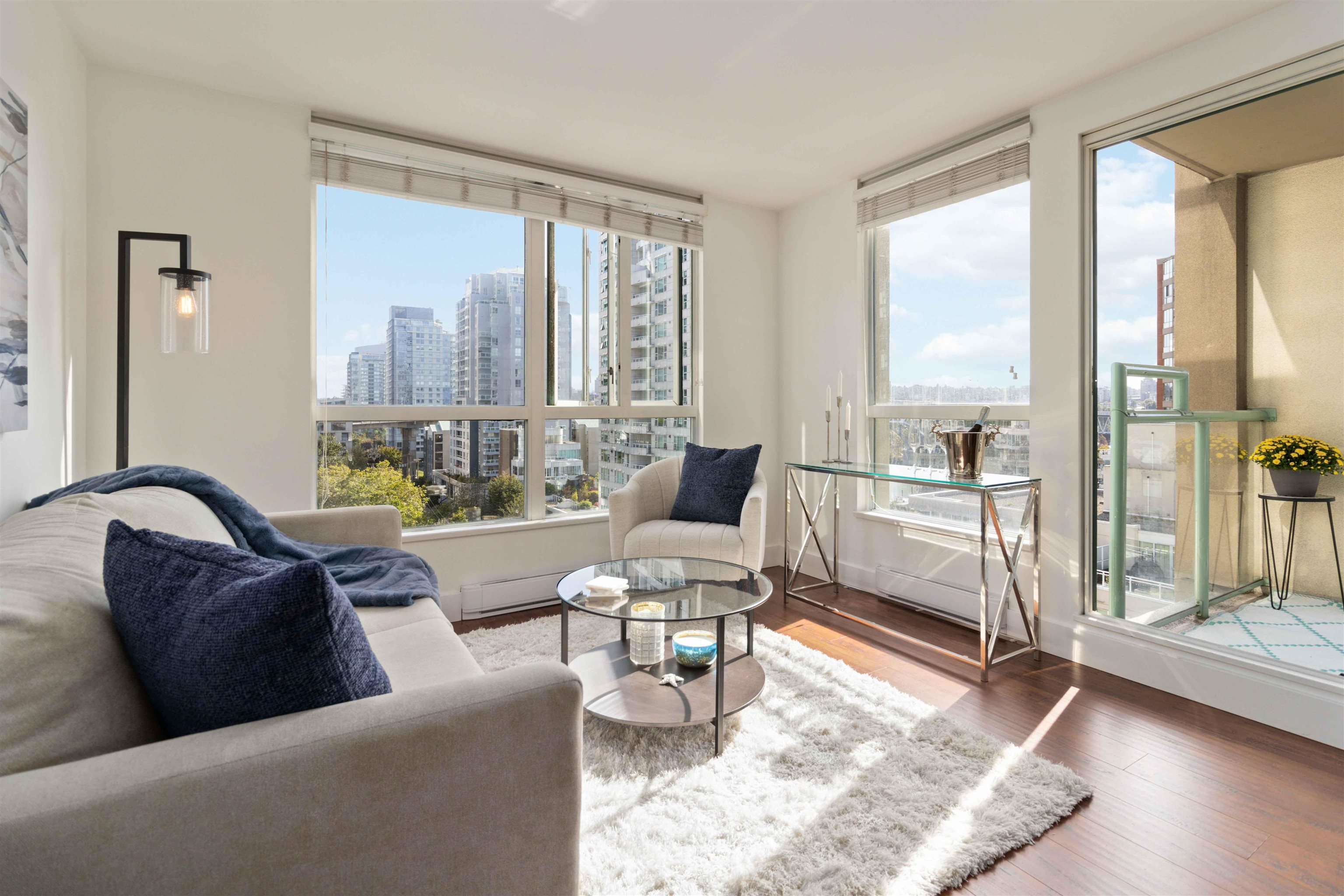 907 Beach Avenue #1003, Vancouver, BC V6Z 2R3