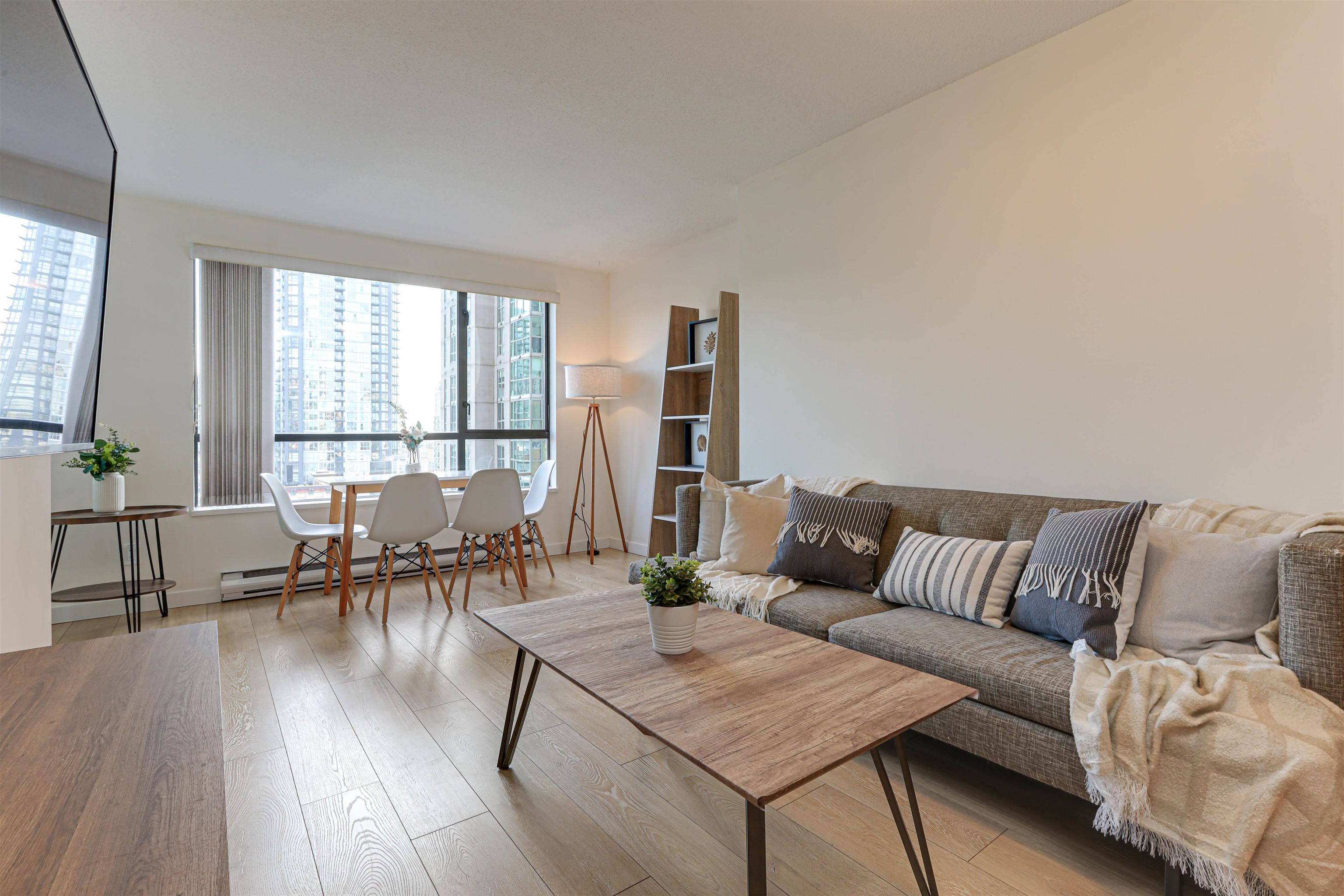 1189 Howe Street #1105, Vancouver, BC V6Z 2X4