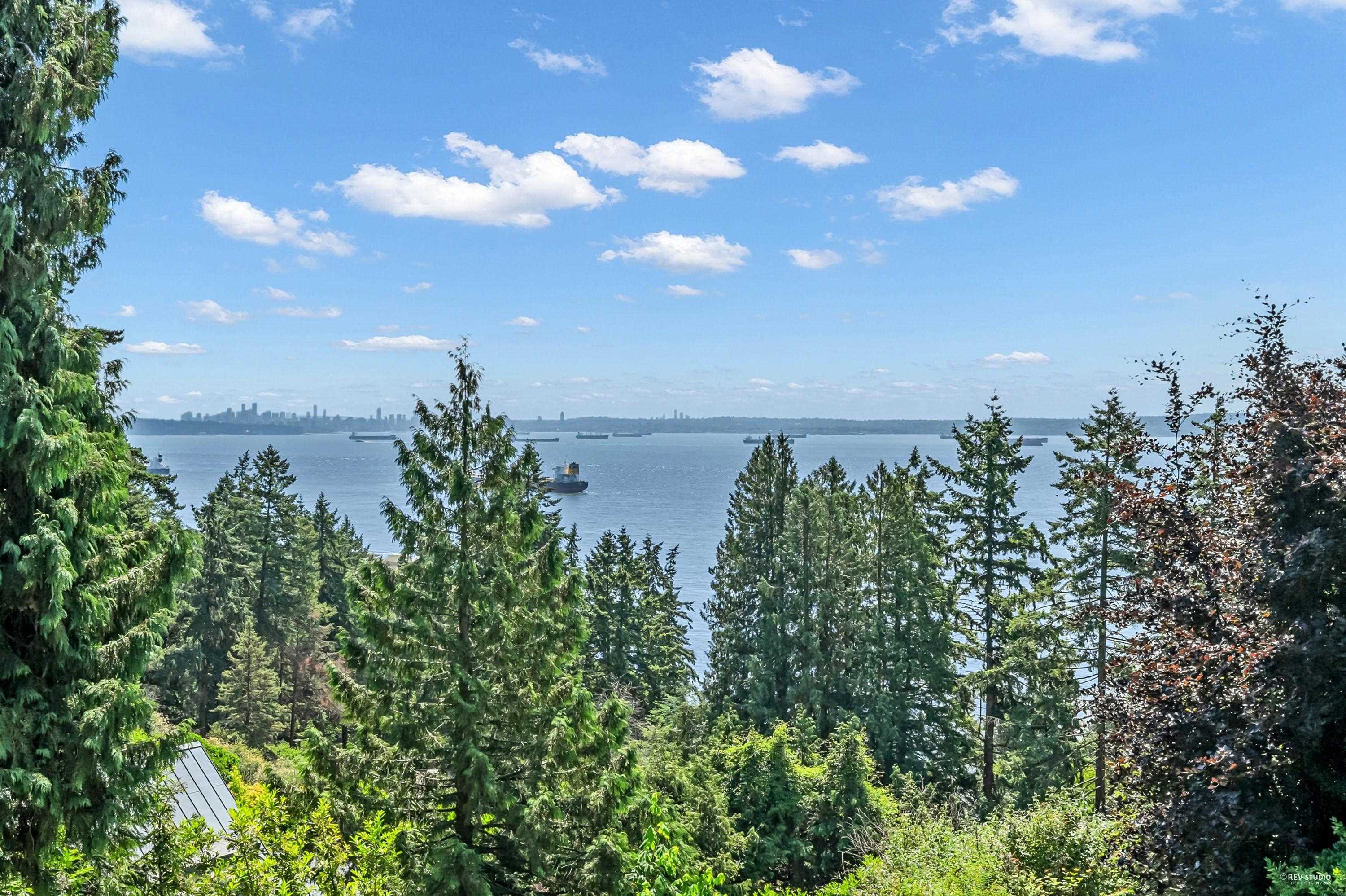 4668 Clovelly Walk Walk, West Vancouver, BC V7W 1H5