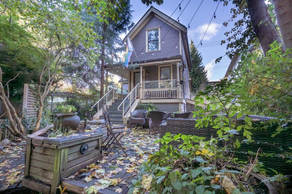 1119 Pendrell Street, Vancouver, BC V6E 1L3