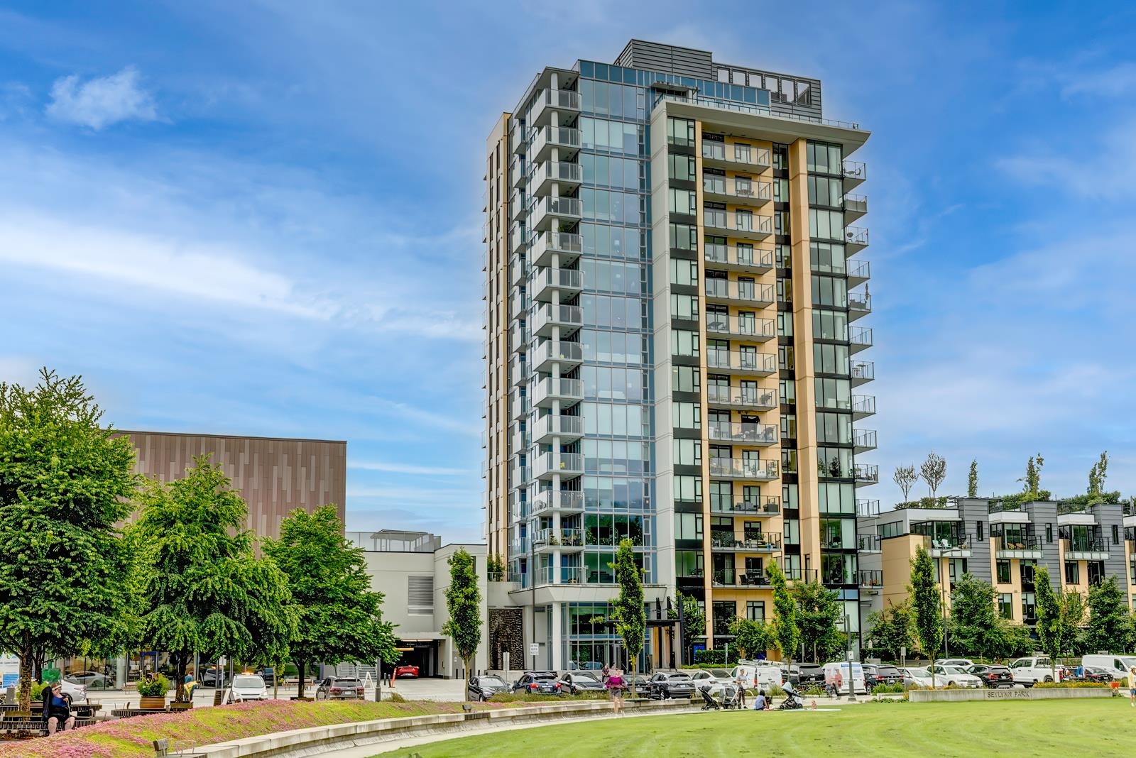 1471 Hunter Street #1304, North Vancouver, BC V7J 1H3