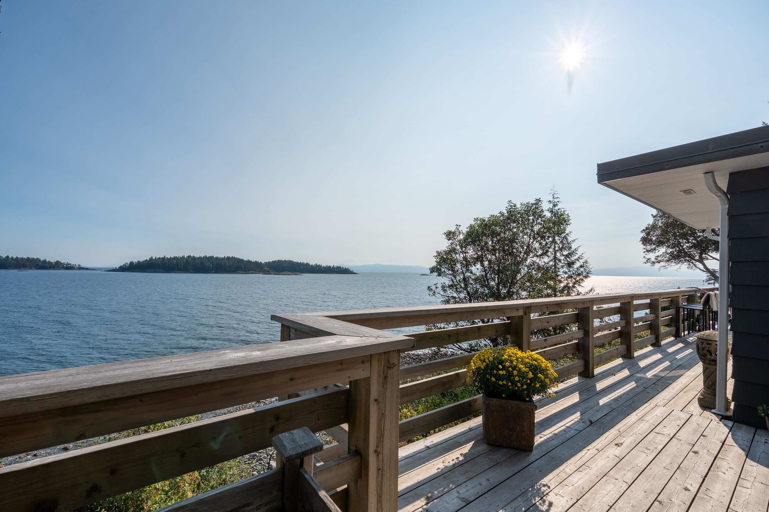 6669 Sunshine Coast Hwy, Sechelt, BC V7Z 0M9