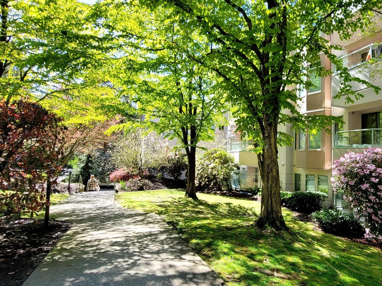 6737 Station Hill Court #204, Burnaby, BC V3N 4V2