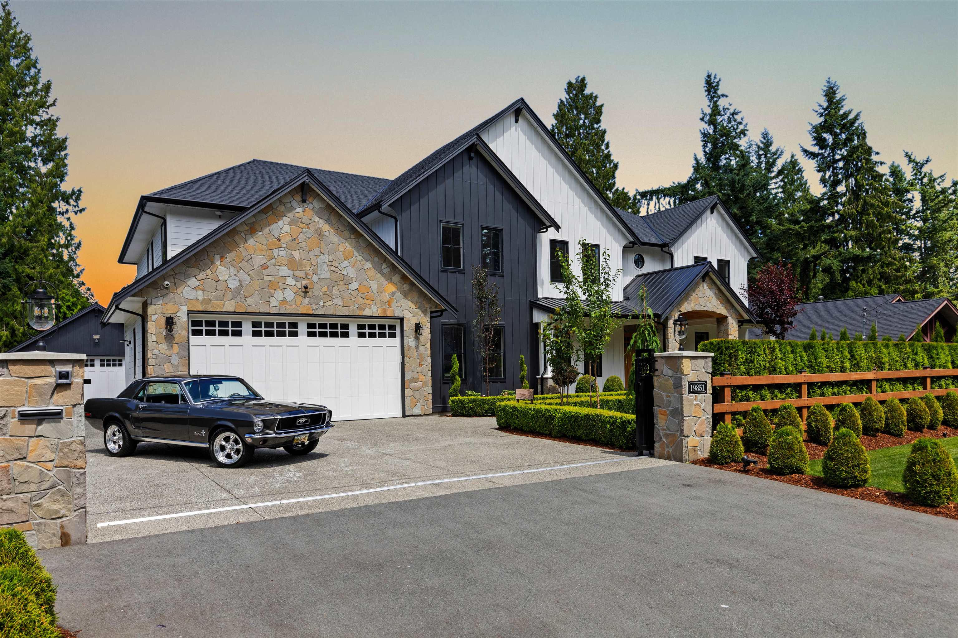 37 Avenue, Langley, BC V3A 2S4