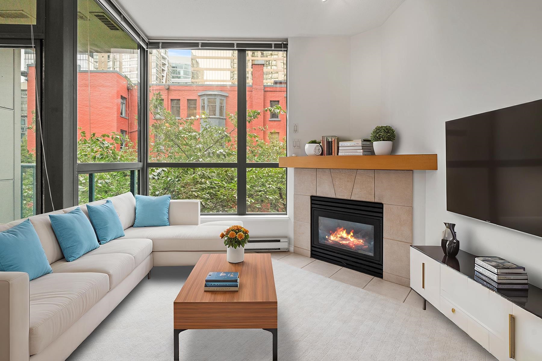 1239 West Georgia Street #310, Vancouver, BC V6E 4R8