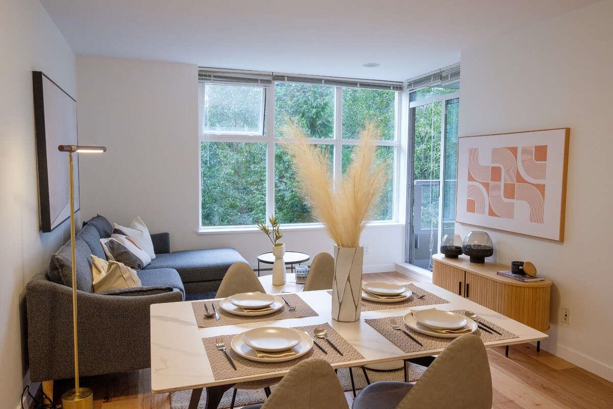 9232 University Crescent #403, Burnaby, BC V5A 0A3