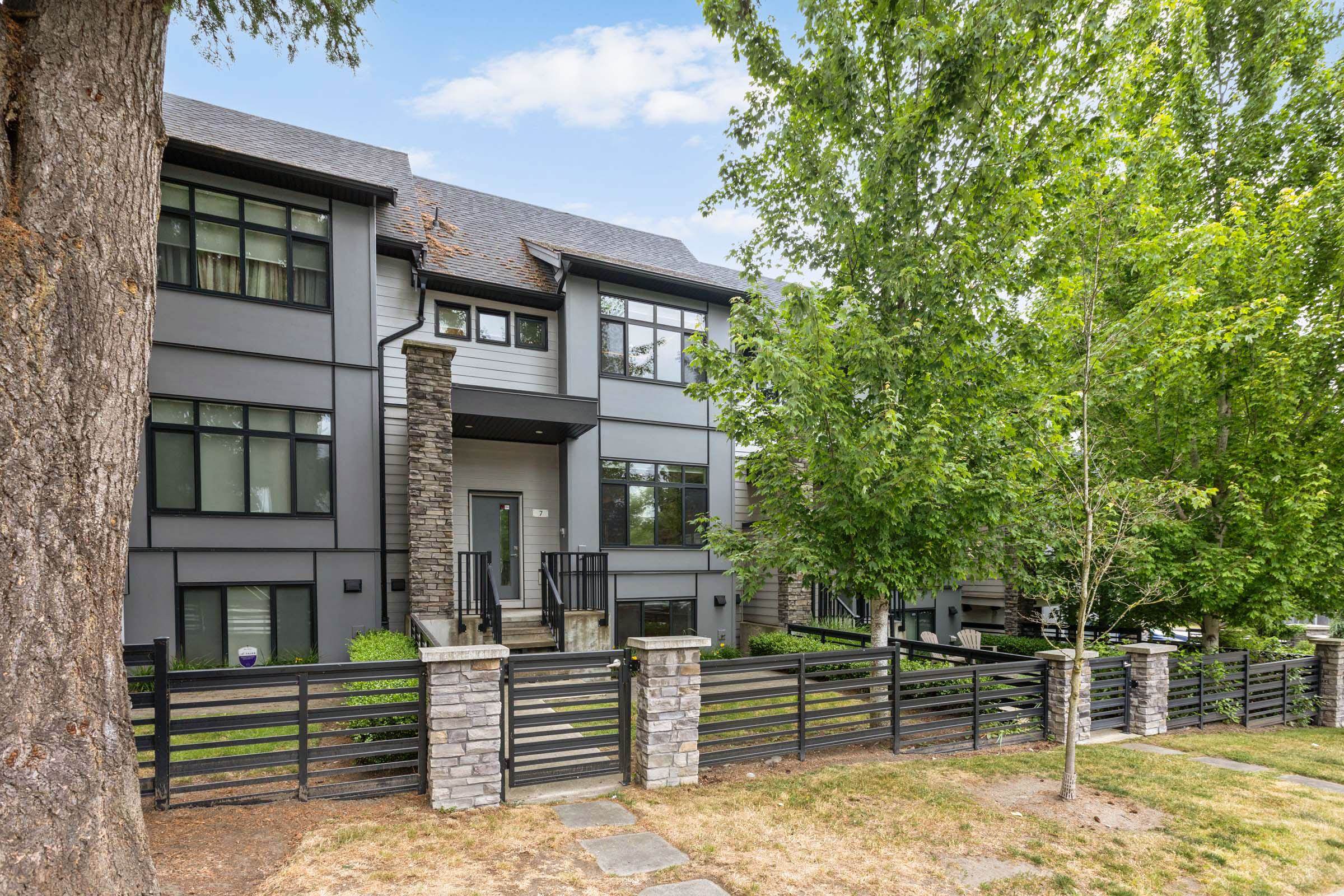 15177 60 Avenue #7, Surrey, BC V3S 5J7