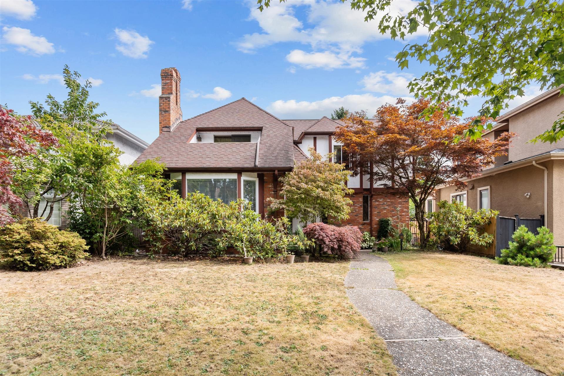 5564 Elizabeth Street, Vancouver, BC V5Y 3J9