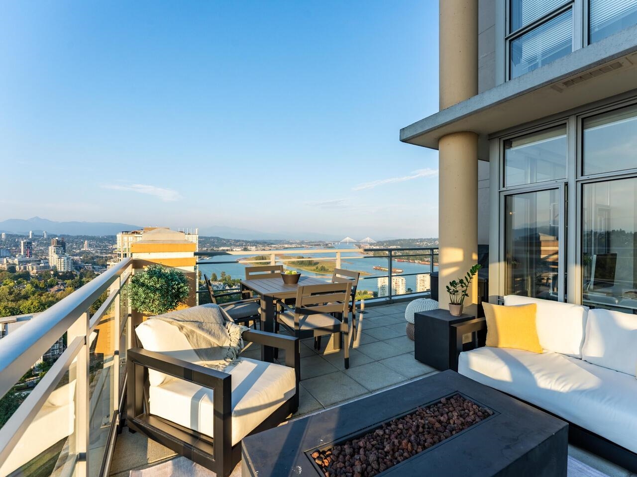 280 Ross Drive #2301, New Westminster, BC V3L 0C2