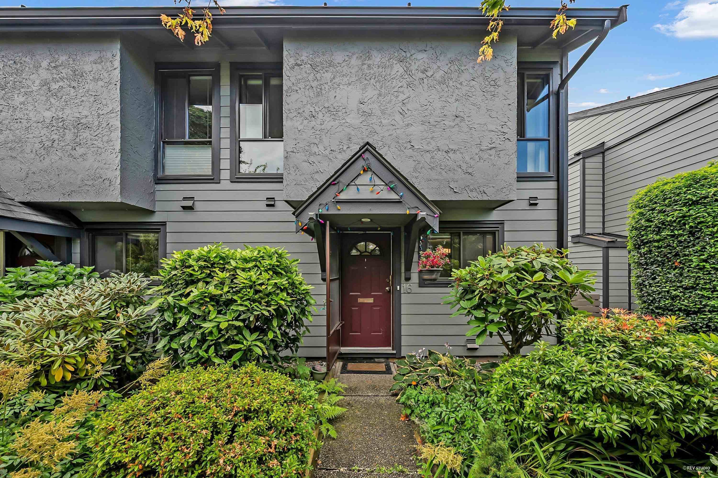 225 W 14th Street, North Vancouver, BC V7M 1P4