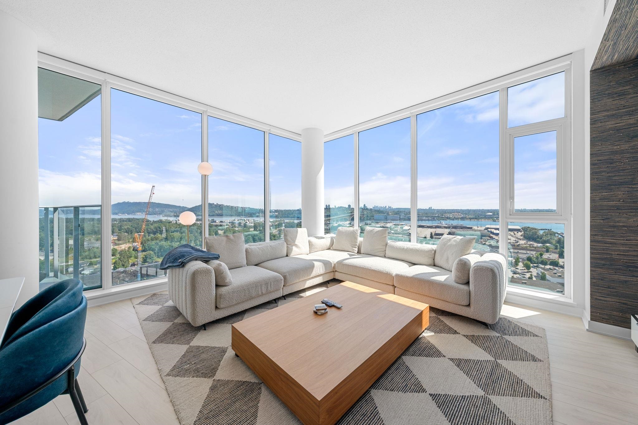 1401 Hunter St #2702, North Vancouver, BC V7J 0E2