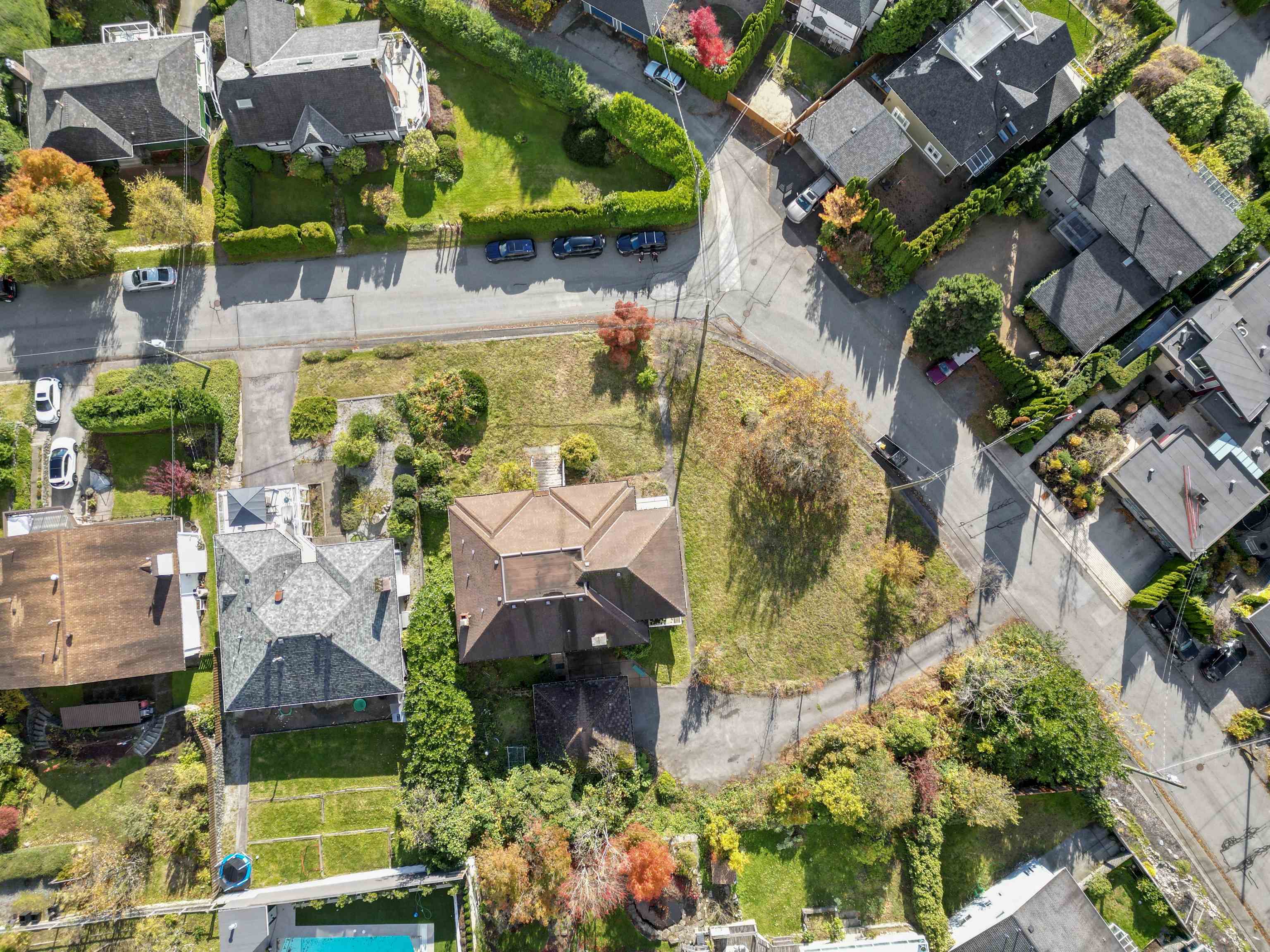 404 Somerset Street, North Vancouver, BC V7N 1G3