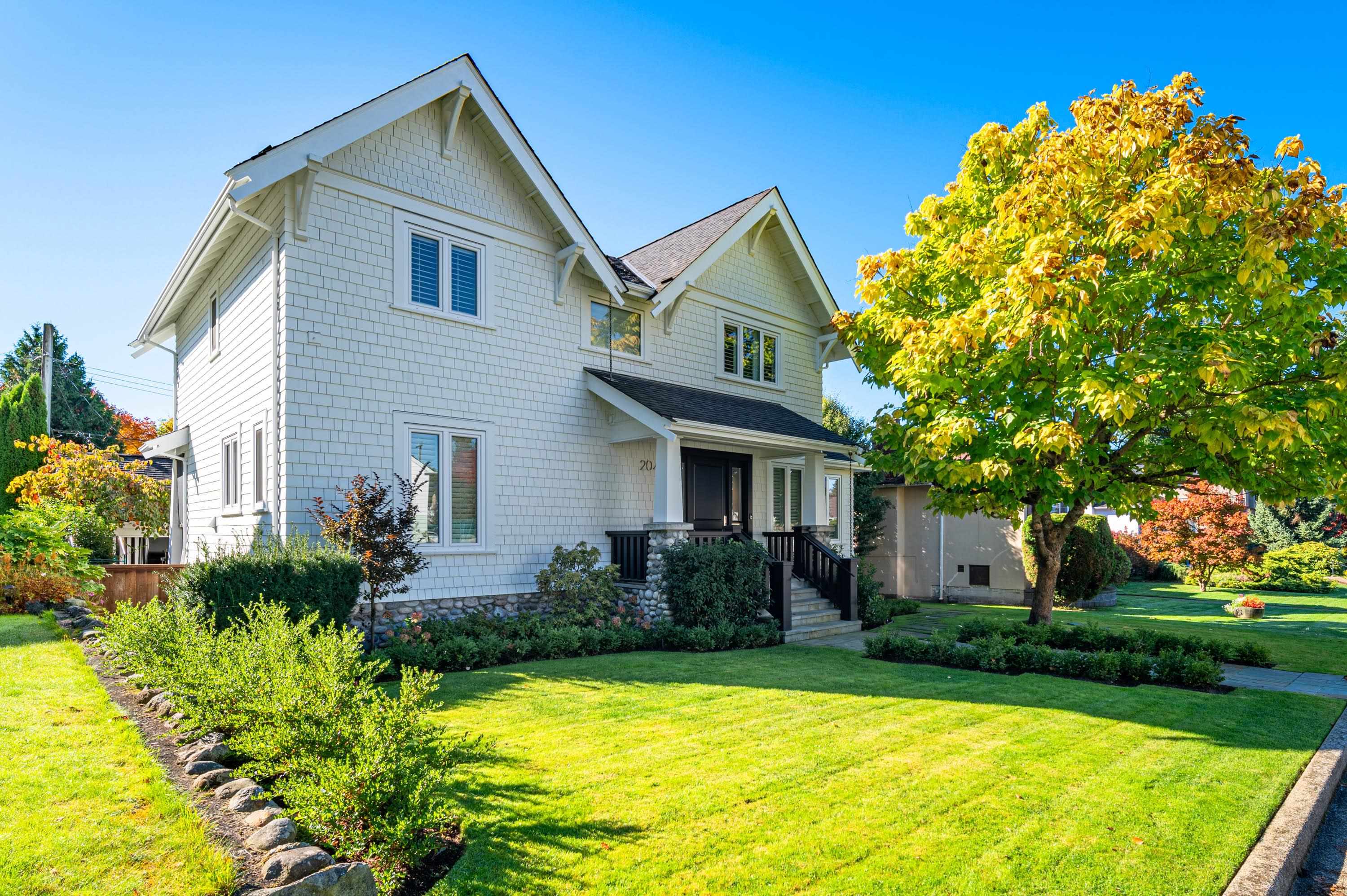 2040 West 58th Avenue, Vancouver, BC V6P 1X4