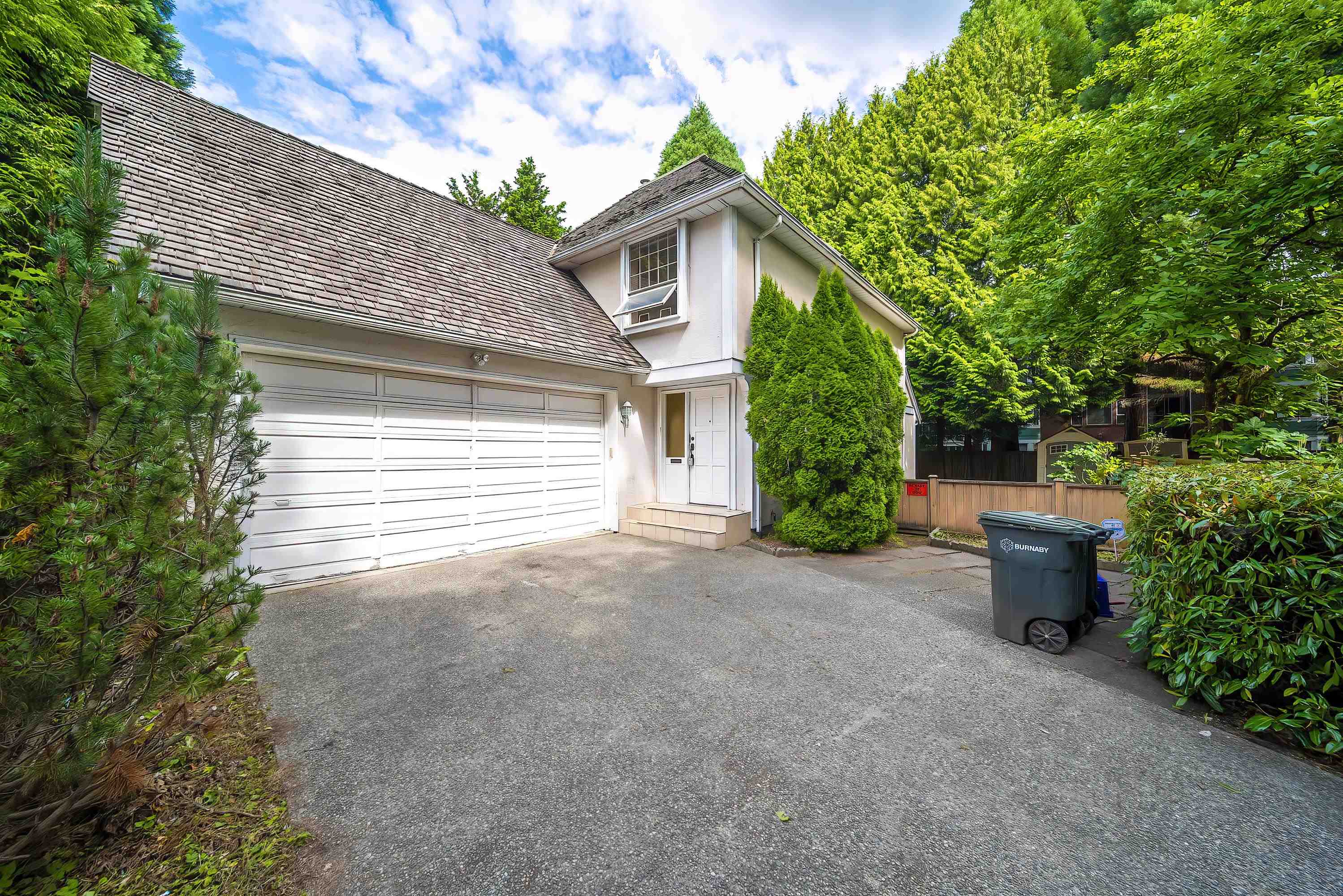 7211 Bridlewood Court, Burnaby, BC V5A 4A4