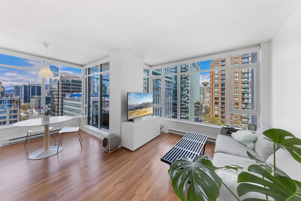 480 Robson Street #1502, Vancouver, BC V6B 1S1