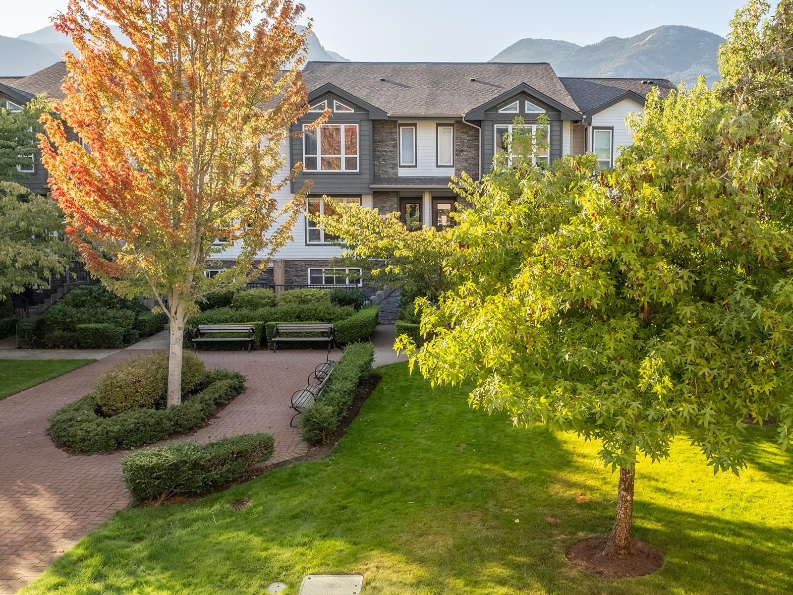1261 Main Street #2, Squamish, BC V8B 0P7