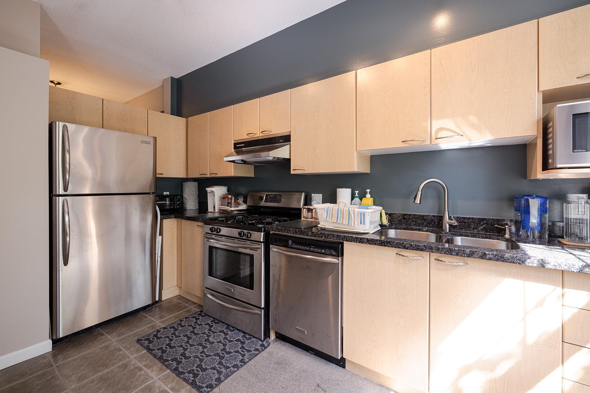 3711 Robson Court #unit 28, Richmond, BC V7C 5T8