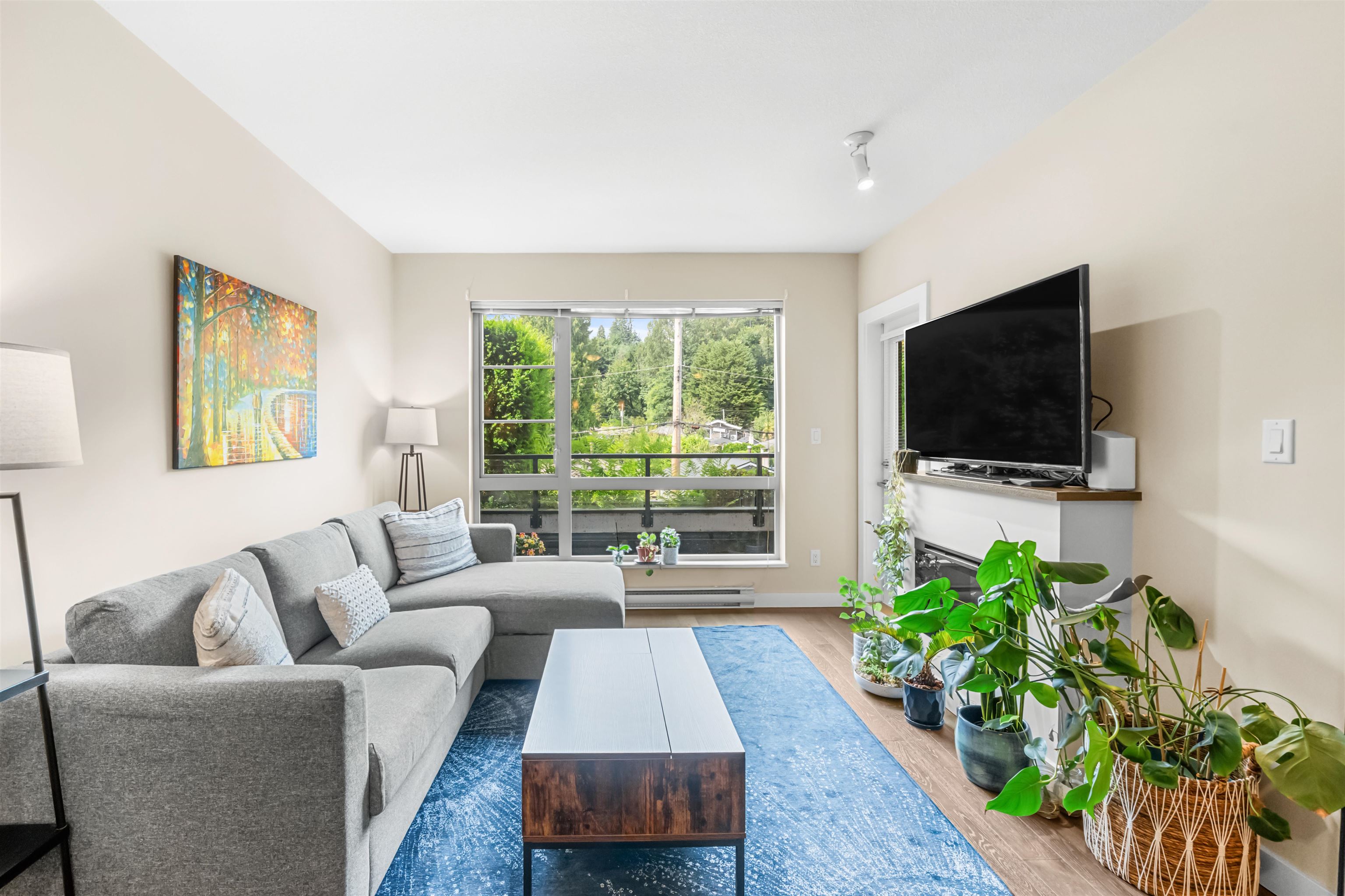 1330 Marine Drive #215, North Vancouver, BC V7P 1T4