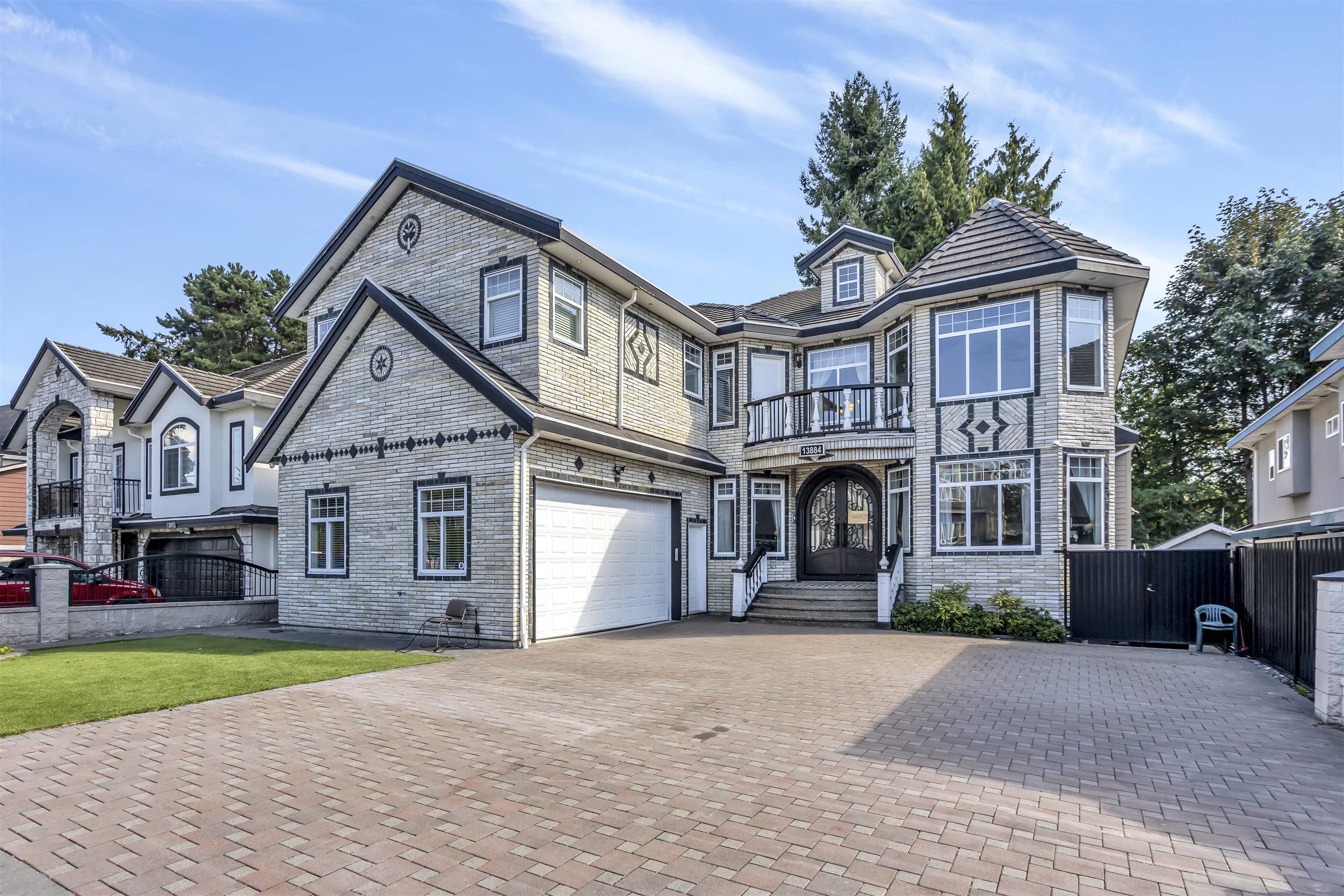 89a Avenue, Surrey, BC V3V 6K9