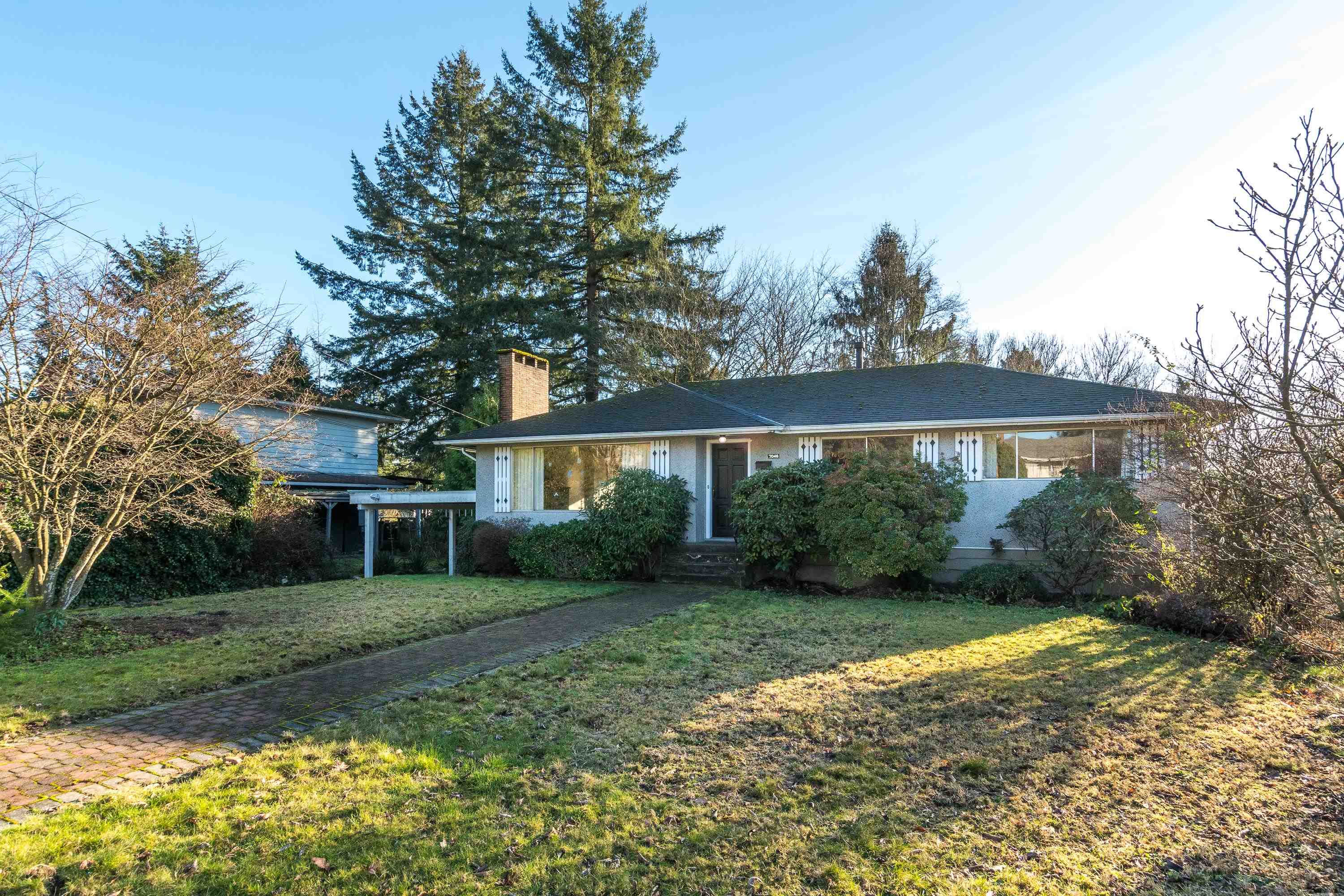 7046 Hillview Street, Burnaby, BC V5A 1Y3