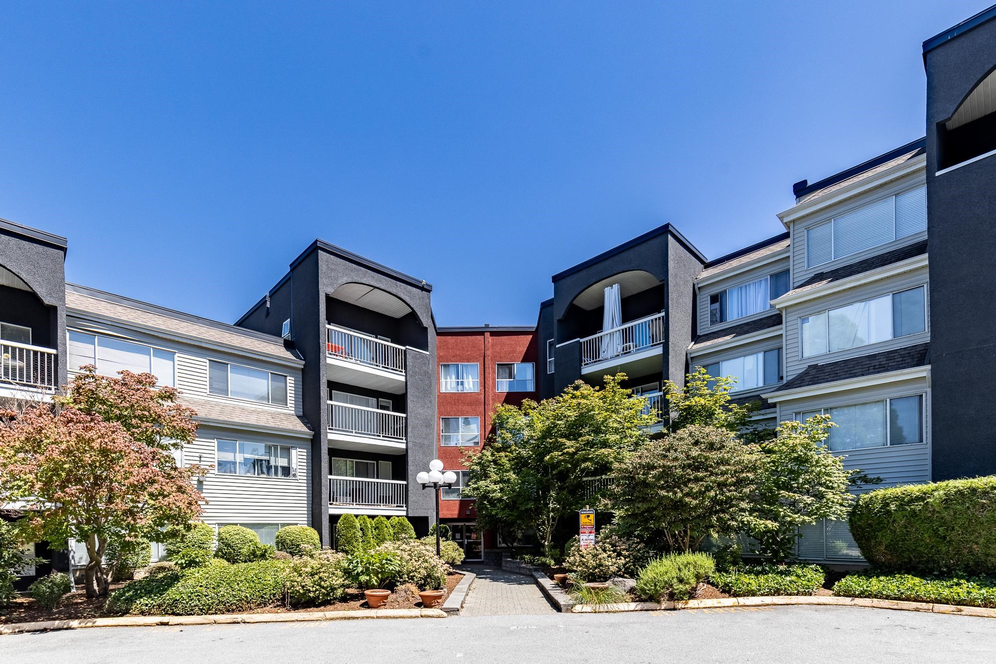 5700 200 Street #202, Langley, BC V3A 7S6
