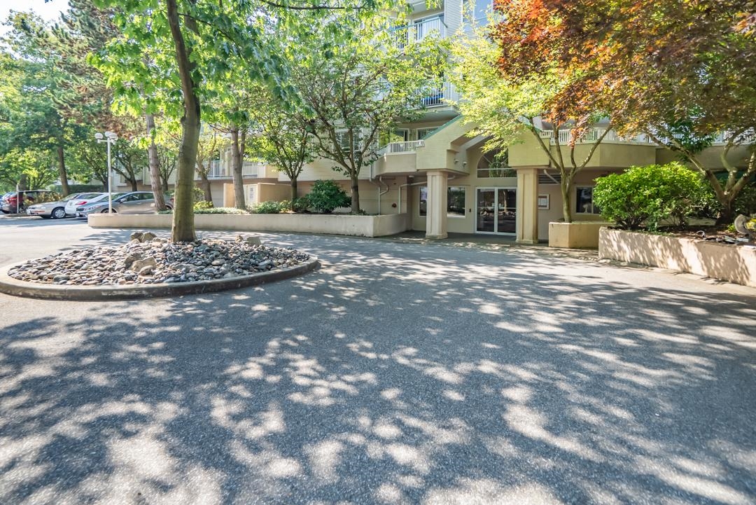 8655 Jones Road #102, Richmond, BC V6Y 3V7