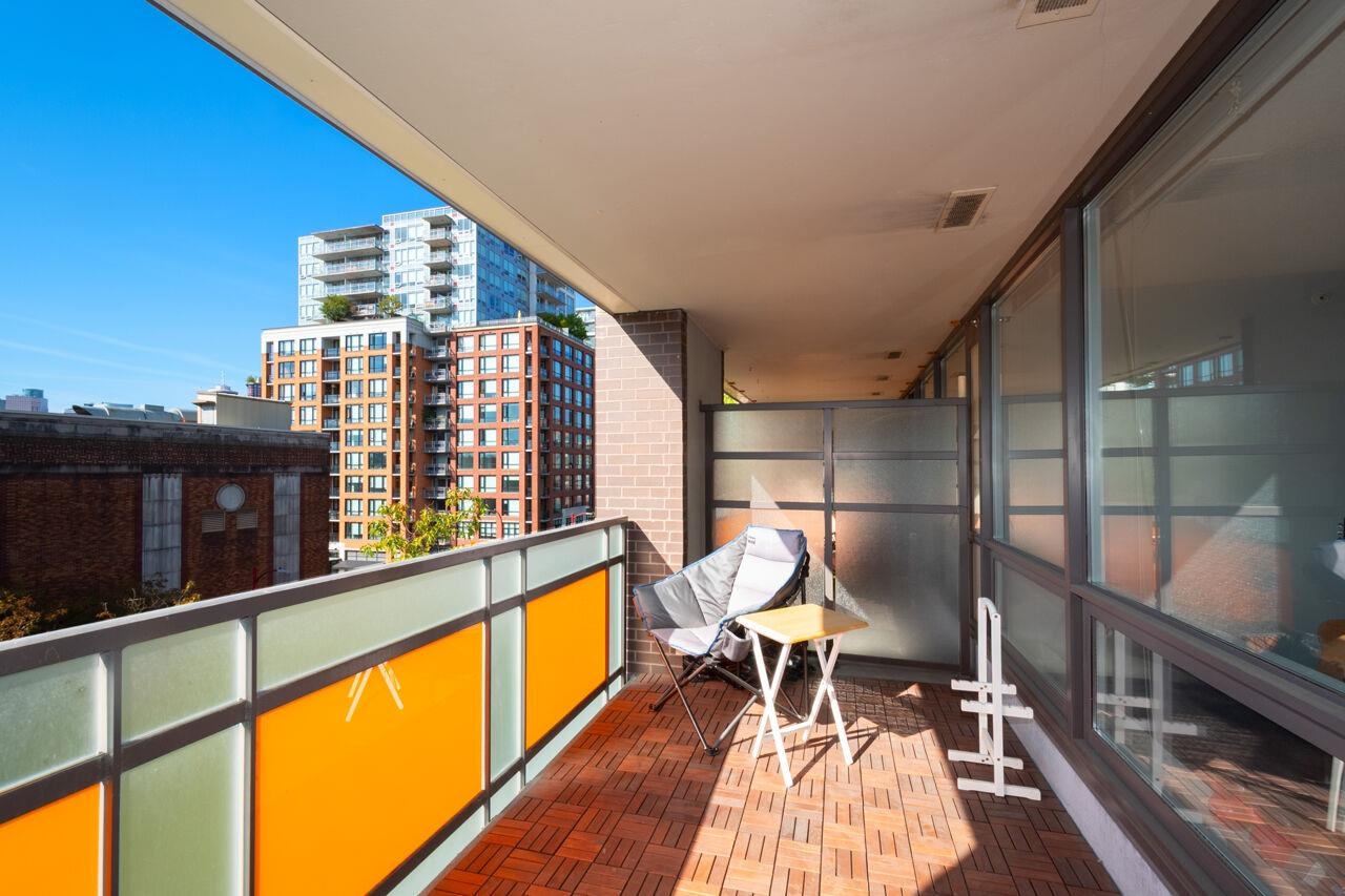 718 Main Street #503, Vancouver, BC V6A 2V7
