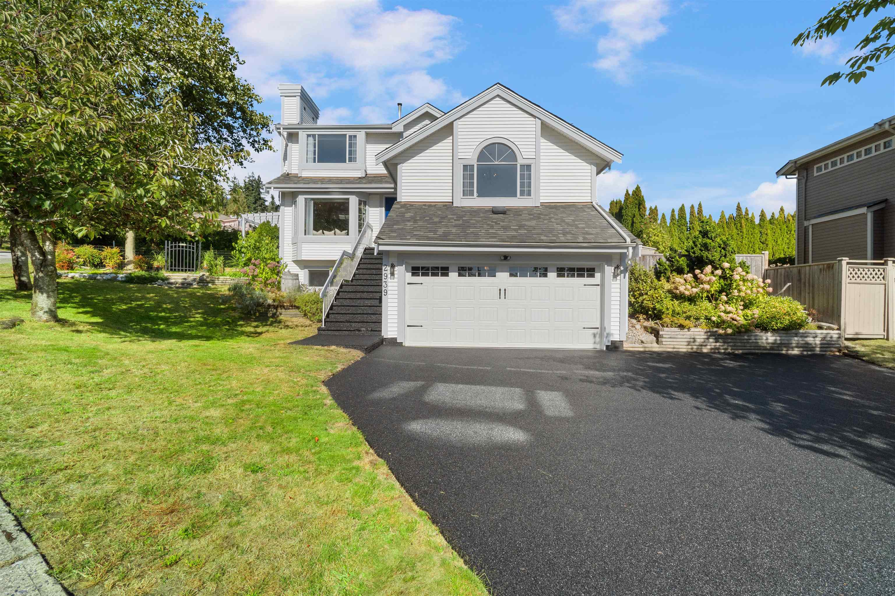 2939 Cliffrose Crescent, Coquitlam, BC V3E 2T2