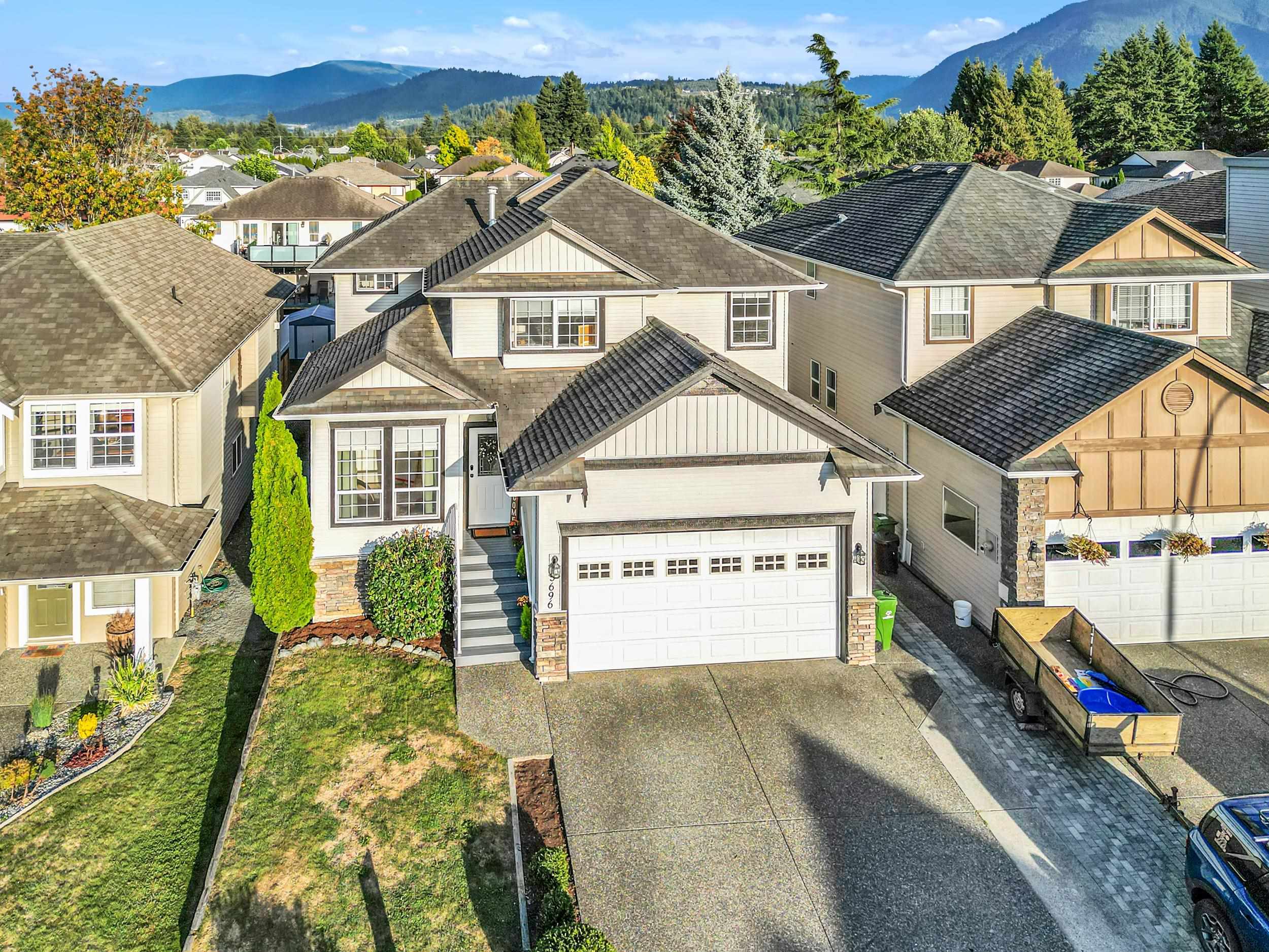 5696 Lindys Drive, Chilliwack, BC V2R 5T2